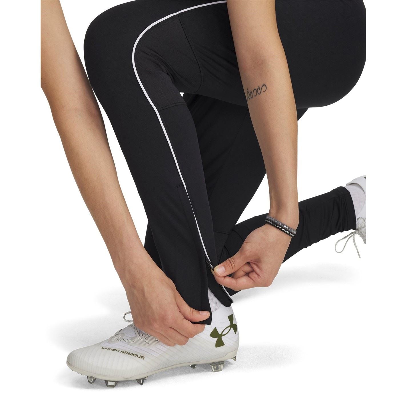 Under Armour Challengr Solid Patterned Slim Track Pants