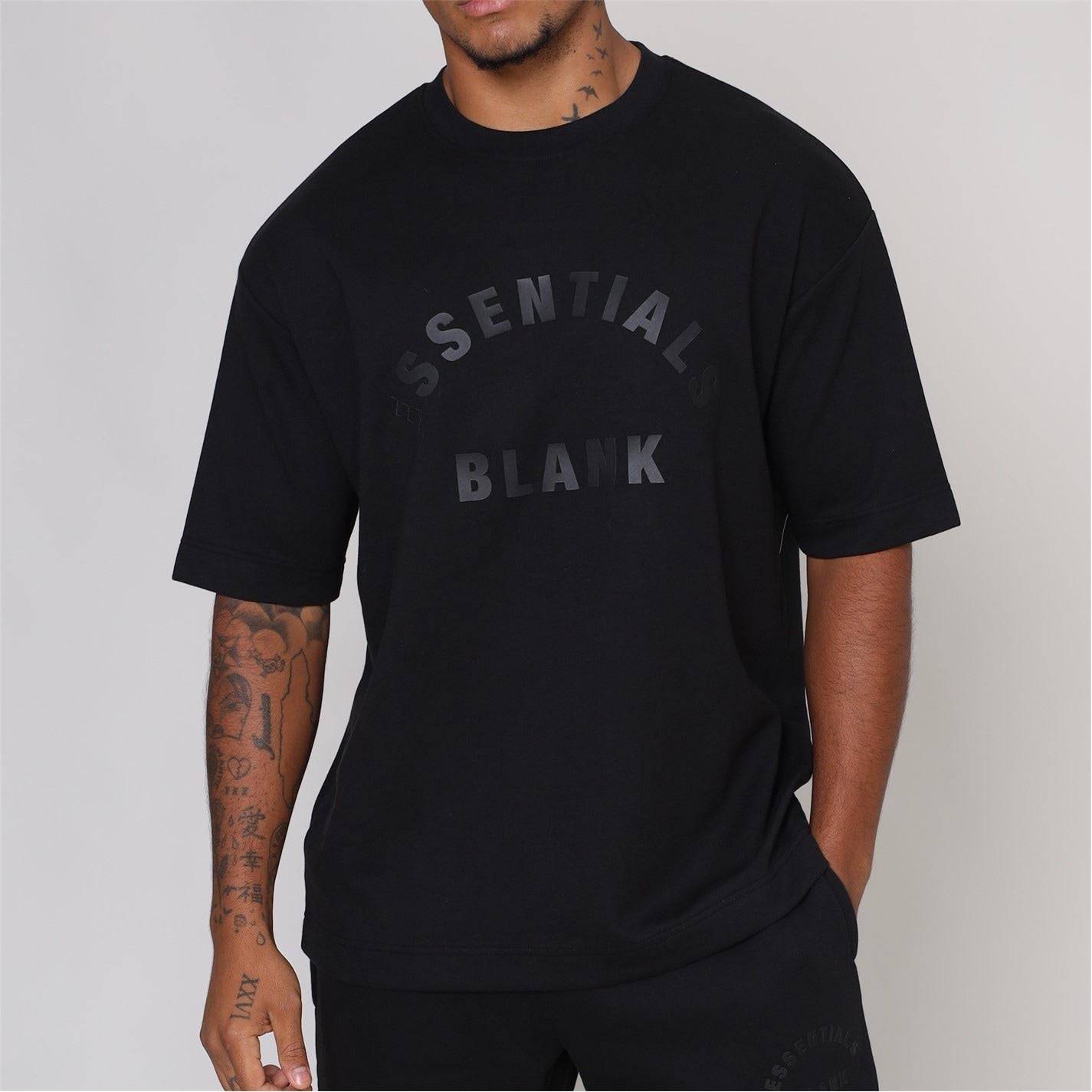 Blank Essentials Essentials Arch T-Shirt