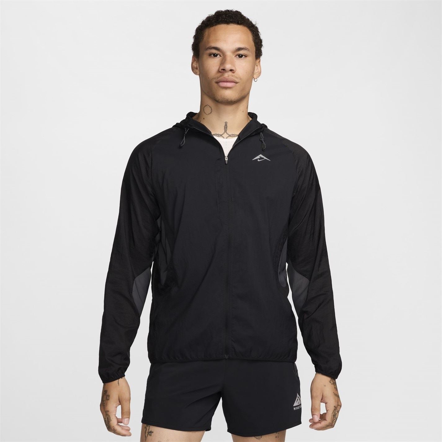 Nike Trail Solid Patterned Hooded Running Jacket