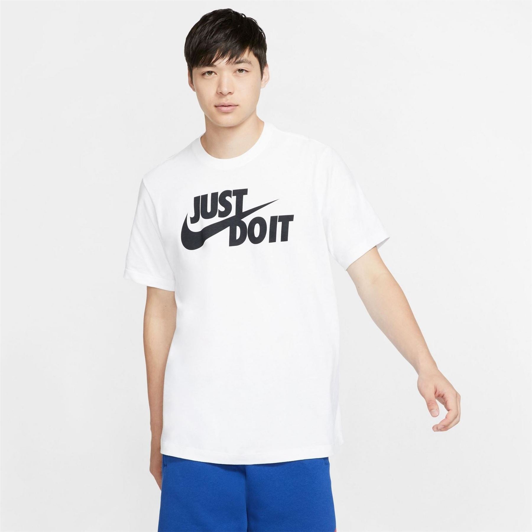 Nike Regular Fit Crew Neck Swoosh T-Shirt