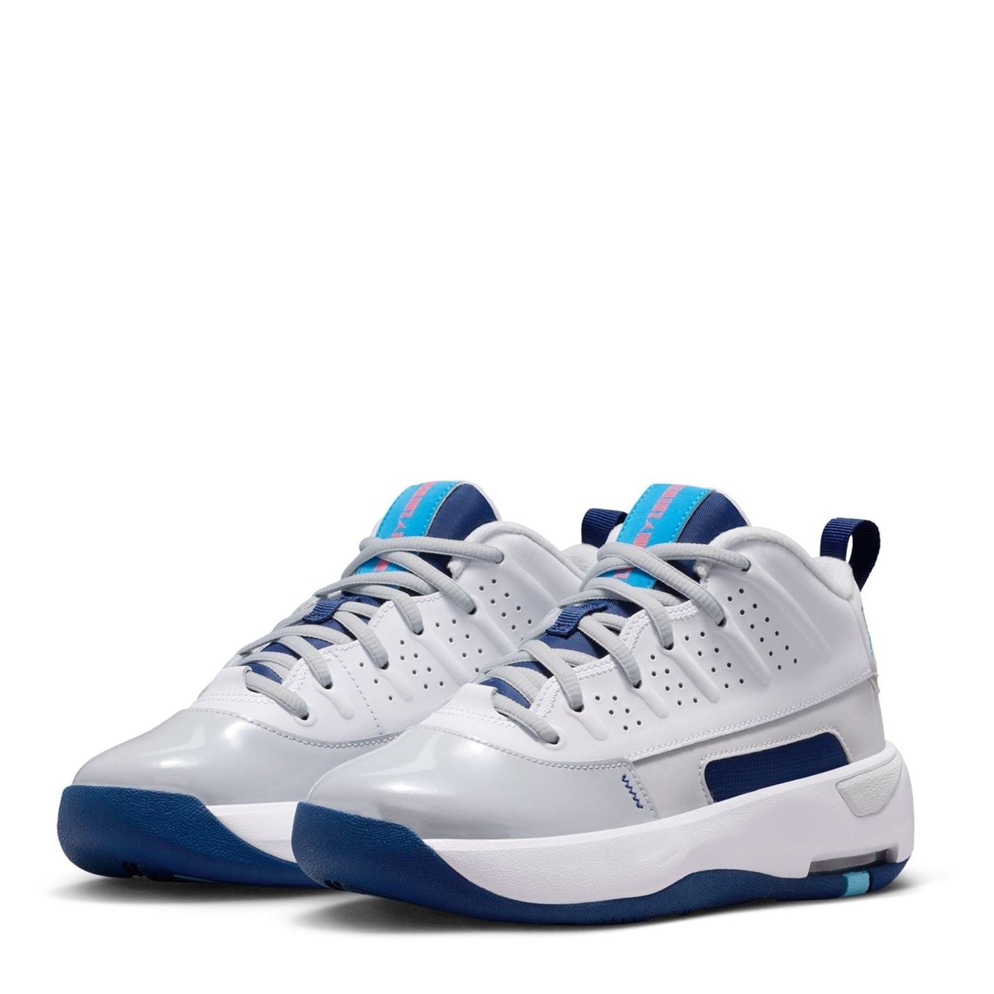 Air Jordan Max Aura Basketball Trainers