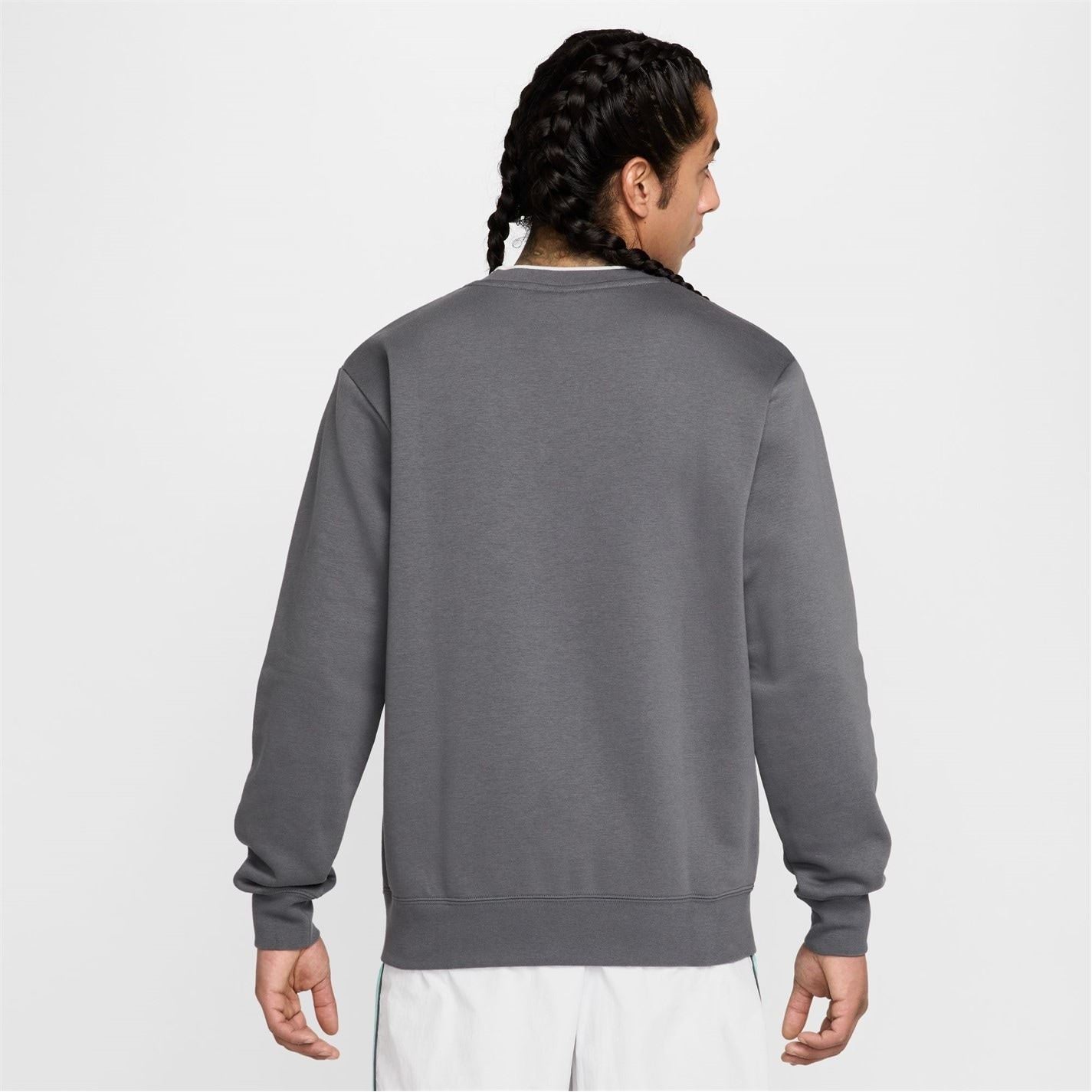 Nike Crew Neck Relaxed Fit Long Sleeve Sweatshirt