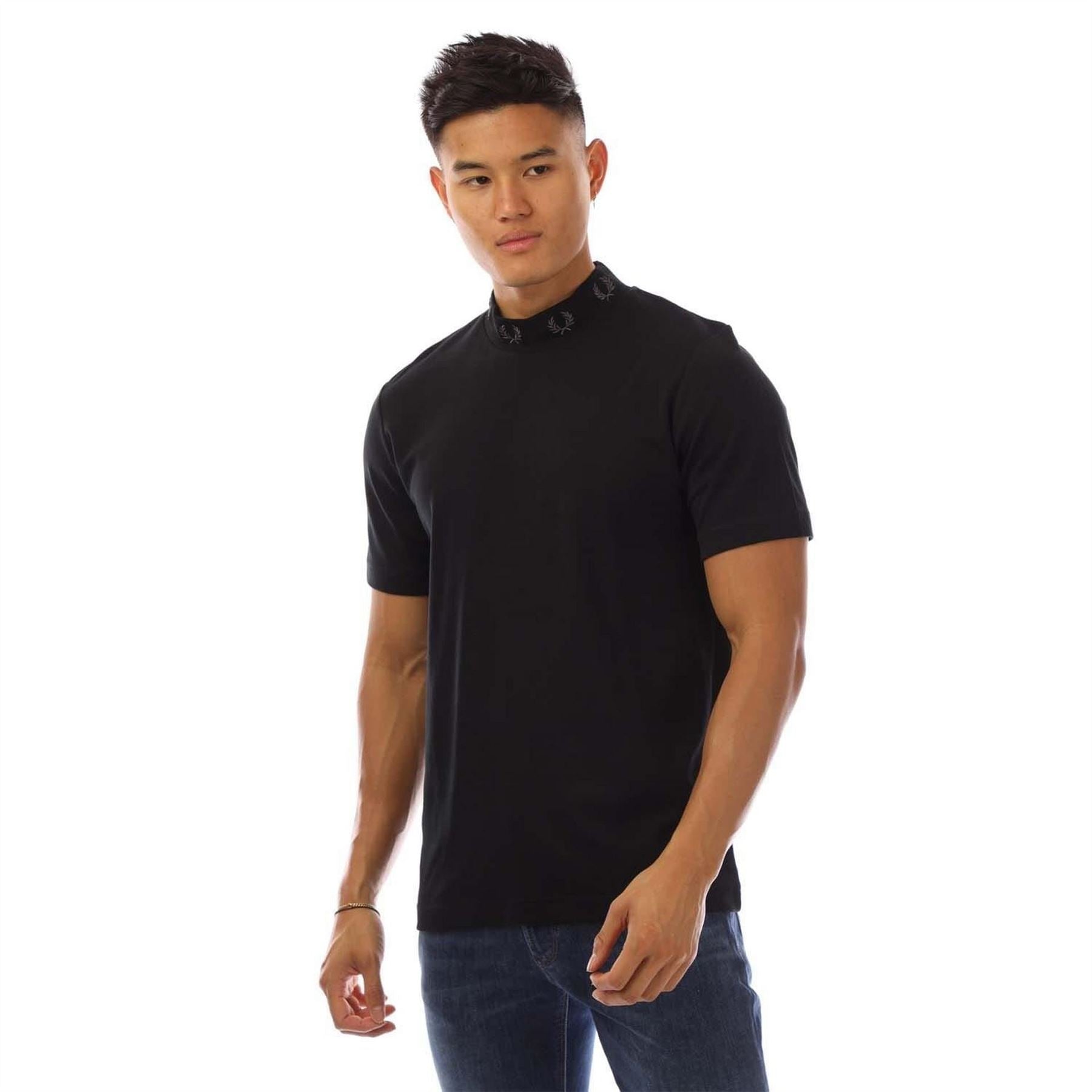 Fred Perry Wreath High Neck T-Shirt
