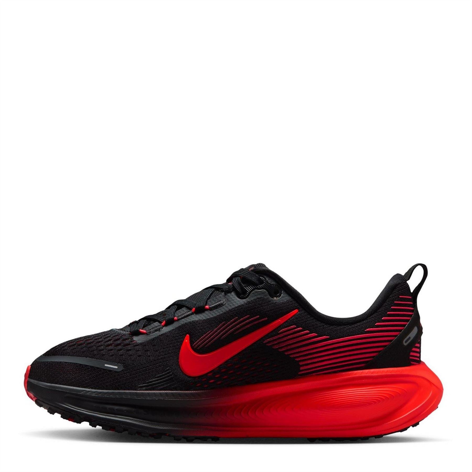 Nike Vomero 18 Low Top Lace-Up Sneakers