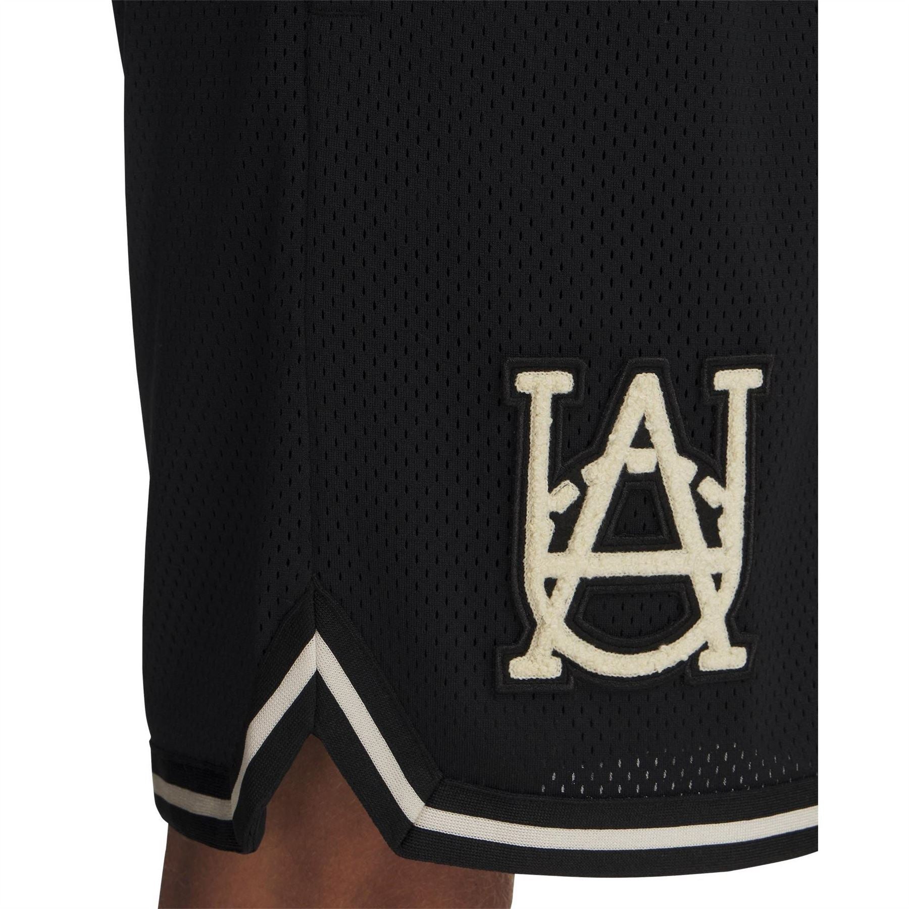 Under Armour Hoops Basketball Bermuda Shorts