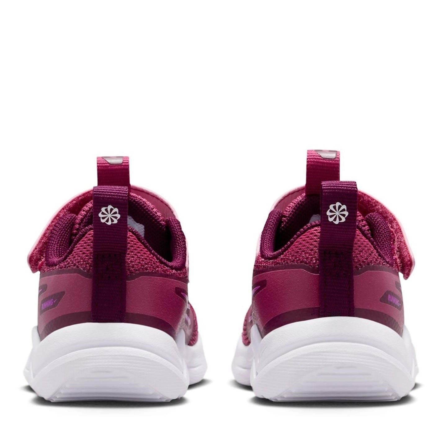 Nike Cosmic Runner Low Top Sneakers with Adjustable Drawstring