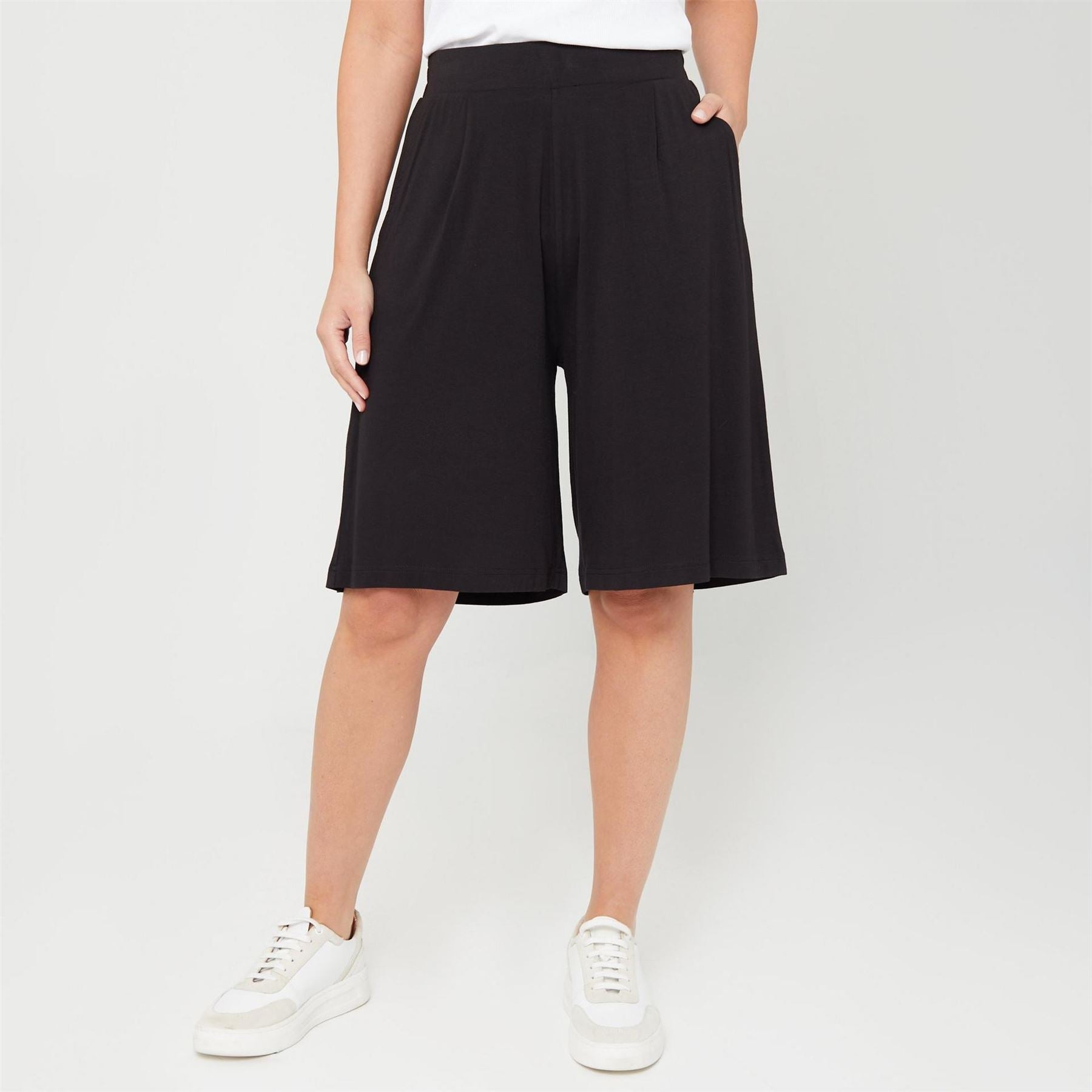 Be You Beyou Knee Length Fleece Jogger Shorts