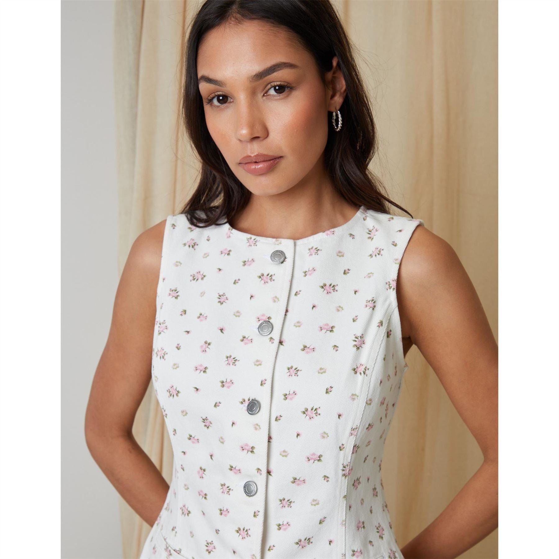 Threadbare Floral Patterned Sleeveless Shirt