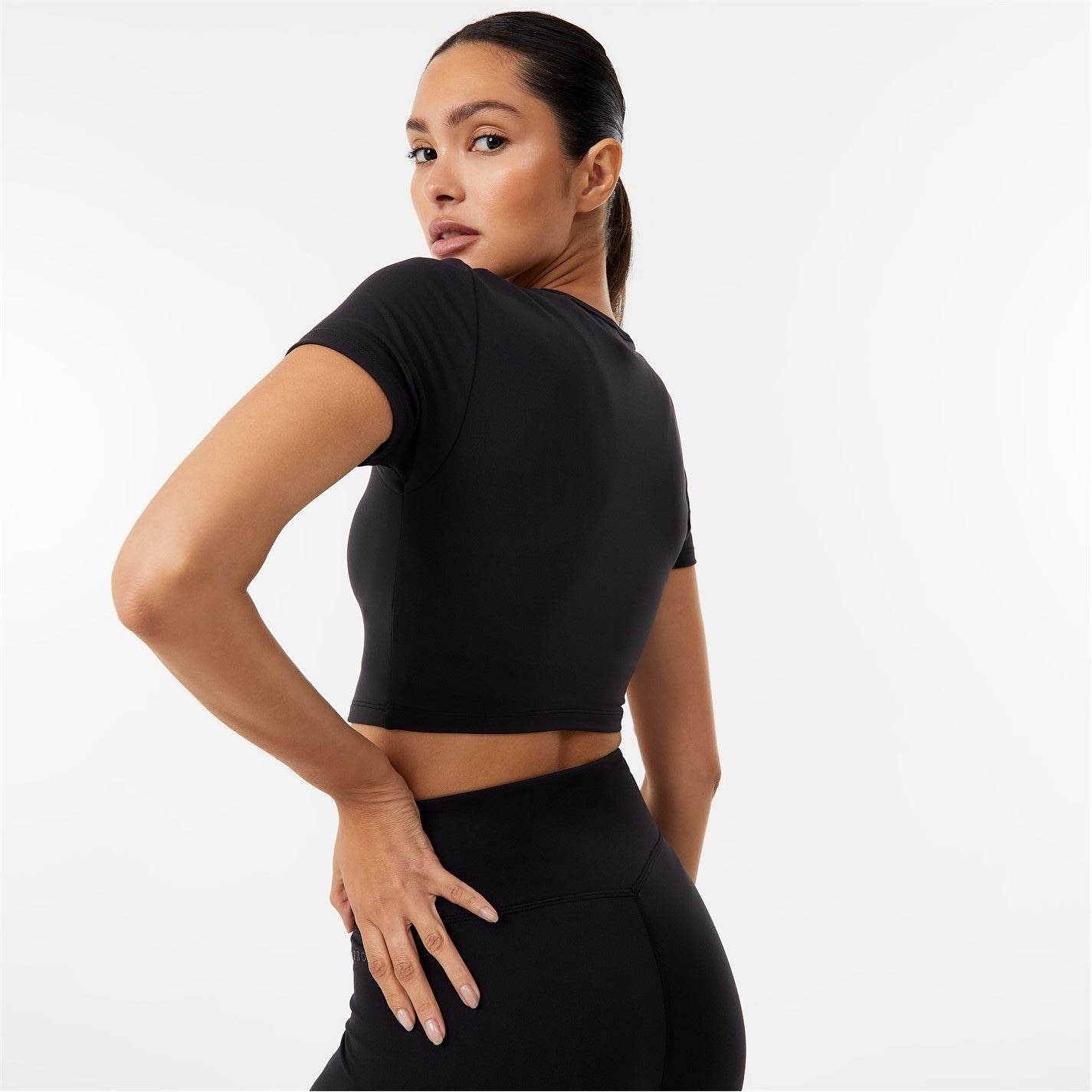 USA Pro Sophie Habboo Cropped Crew Neck T-Shirt