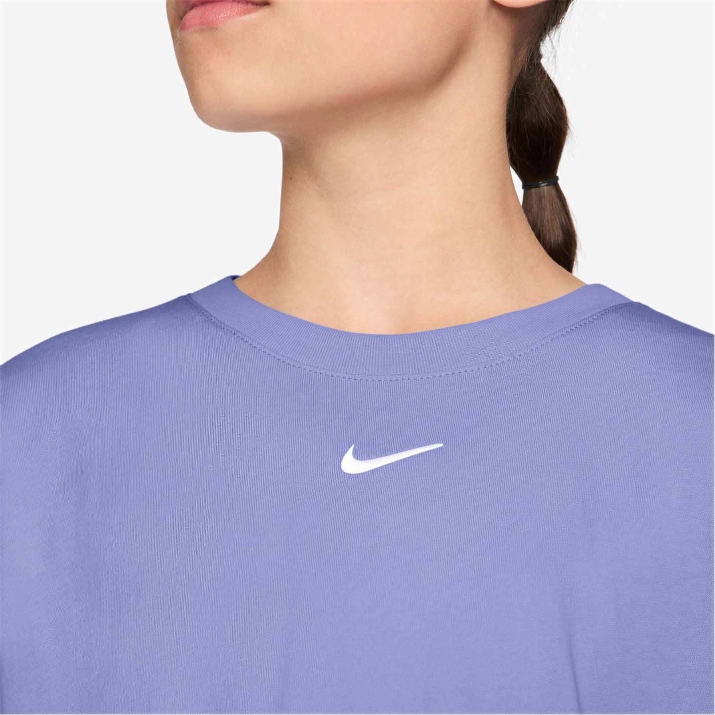 Nike Sportswear Big Kids (girls) T-Shirt