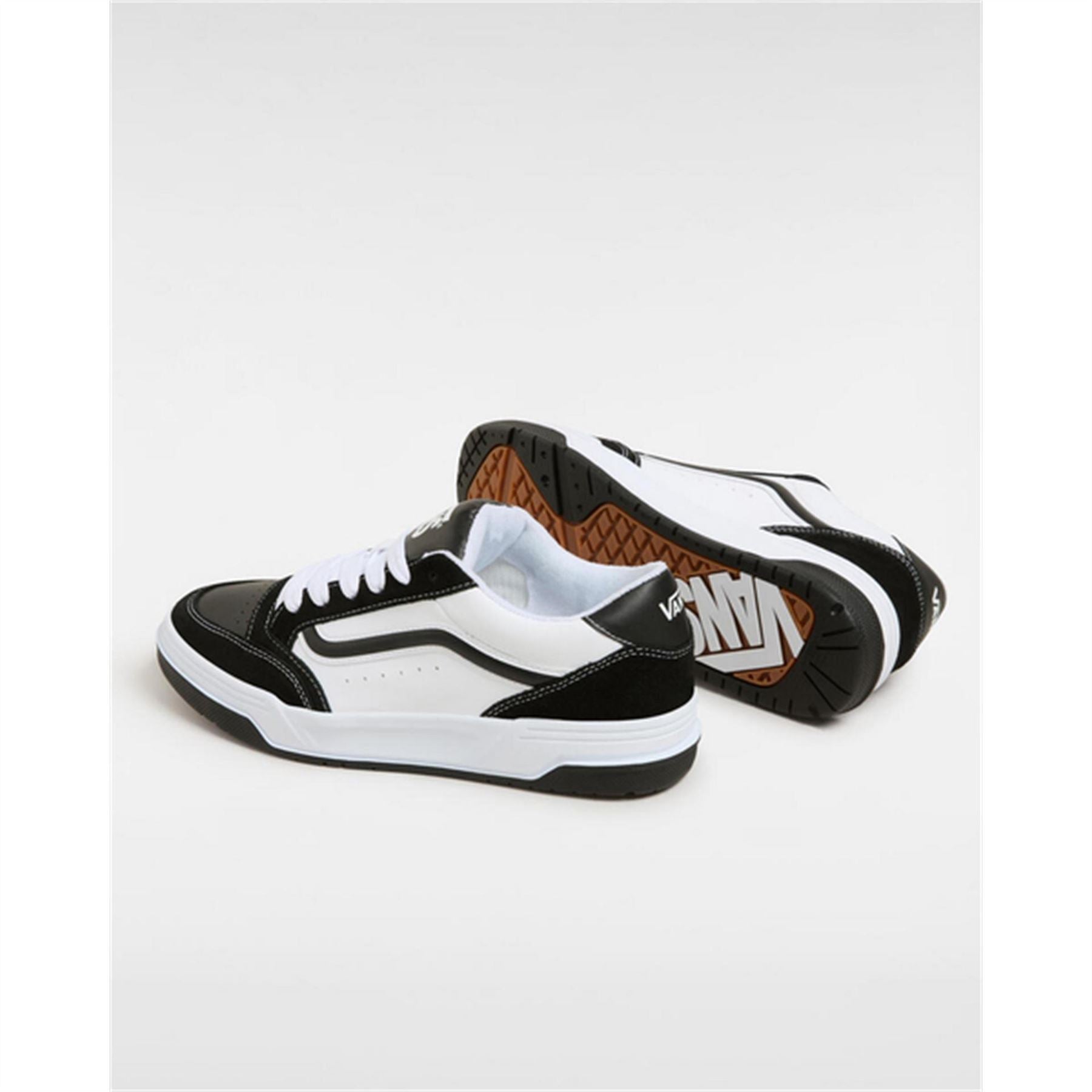 Vans Low Top Round Toe Flat Heel Sneakers