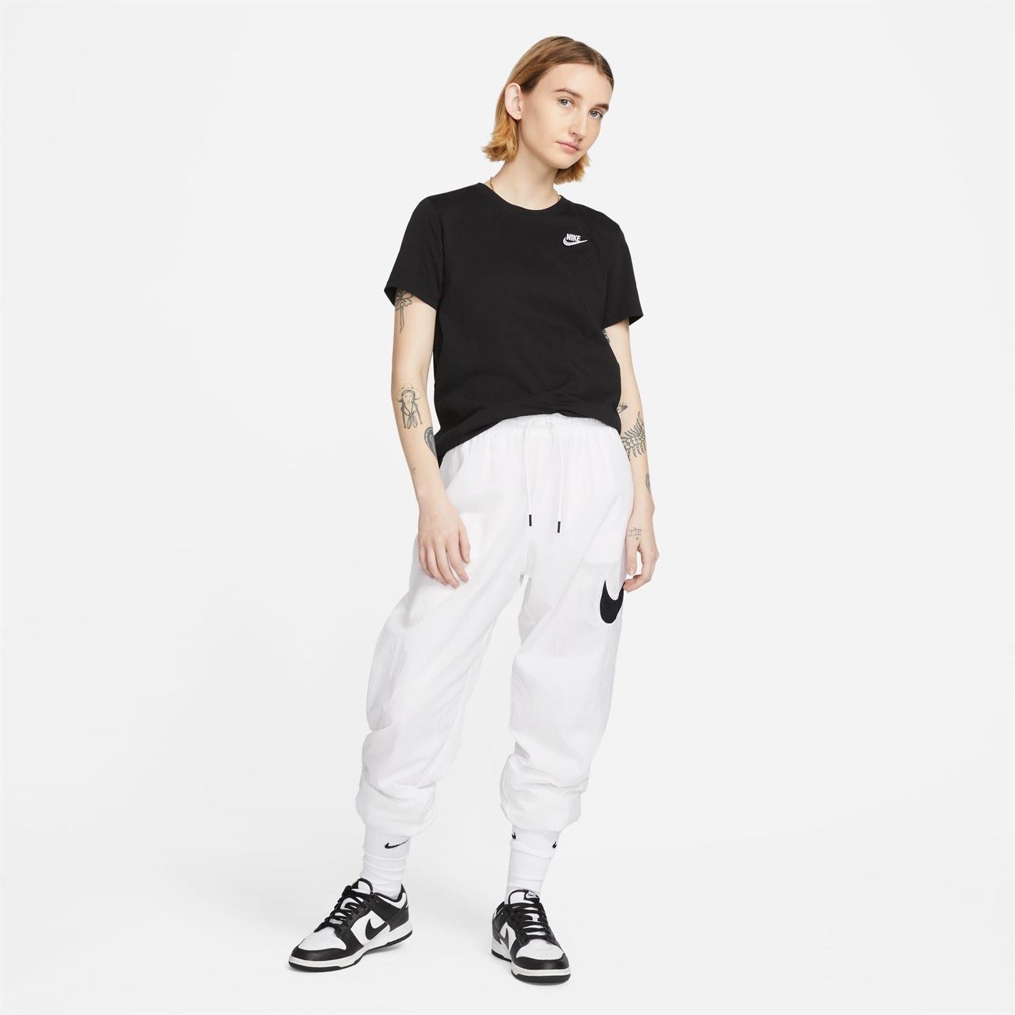 Nike Womens Sportswear Club T-Shirt