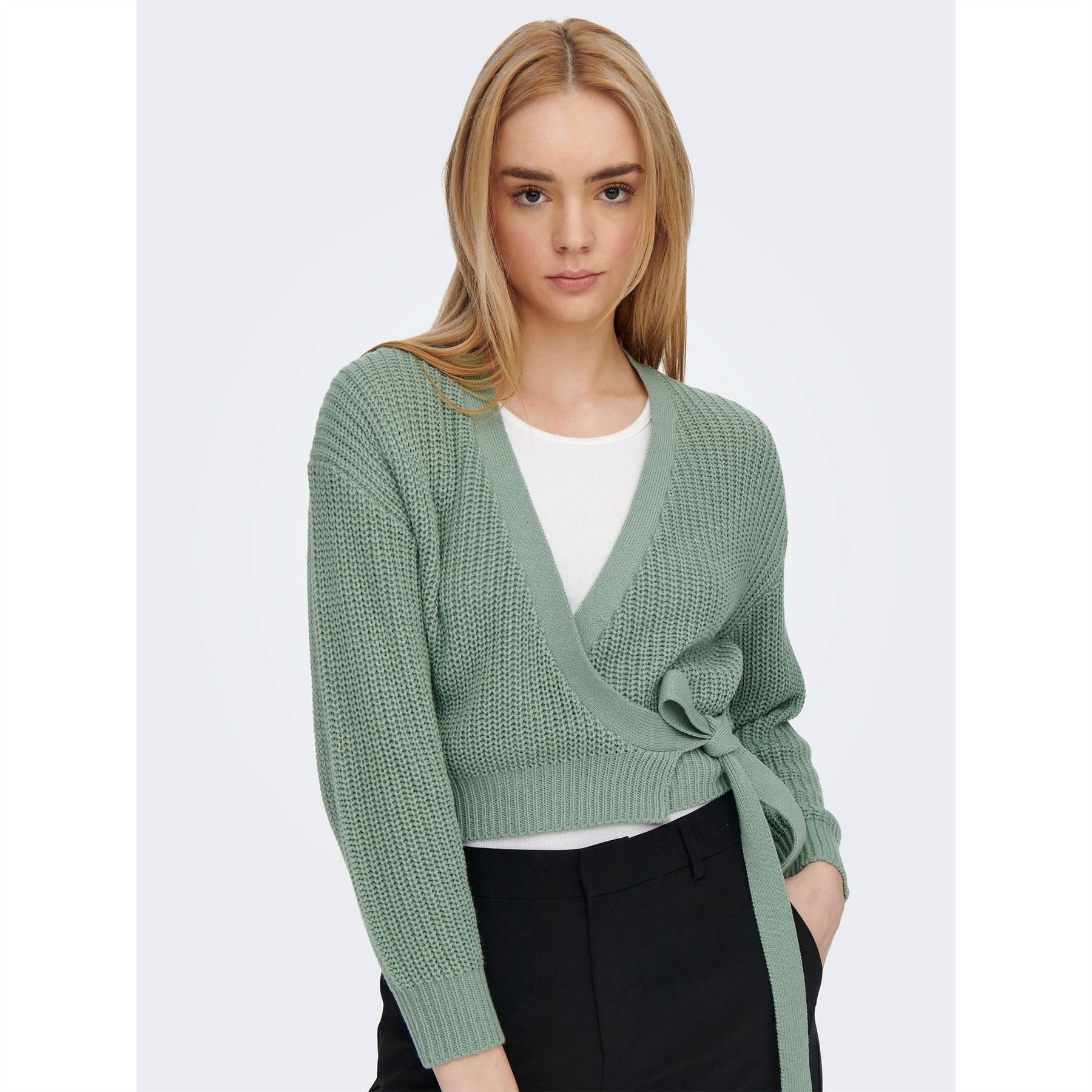 Only Cropped V-Neck Relaxed Fit Sweater