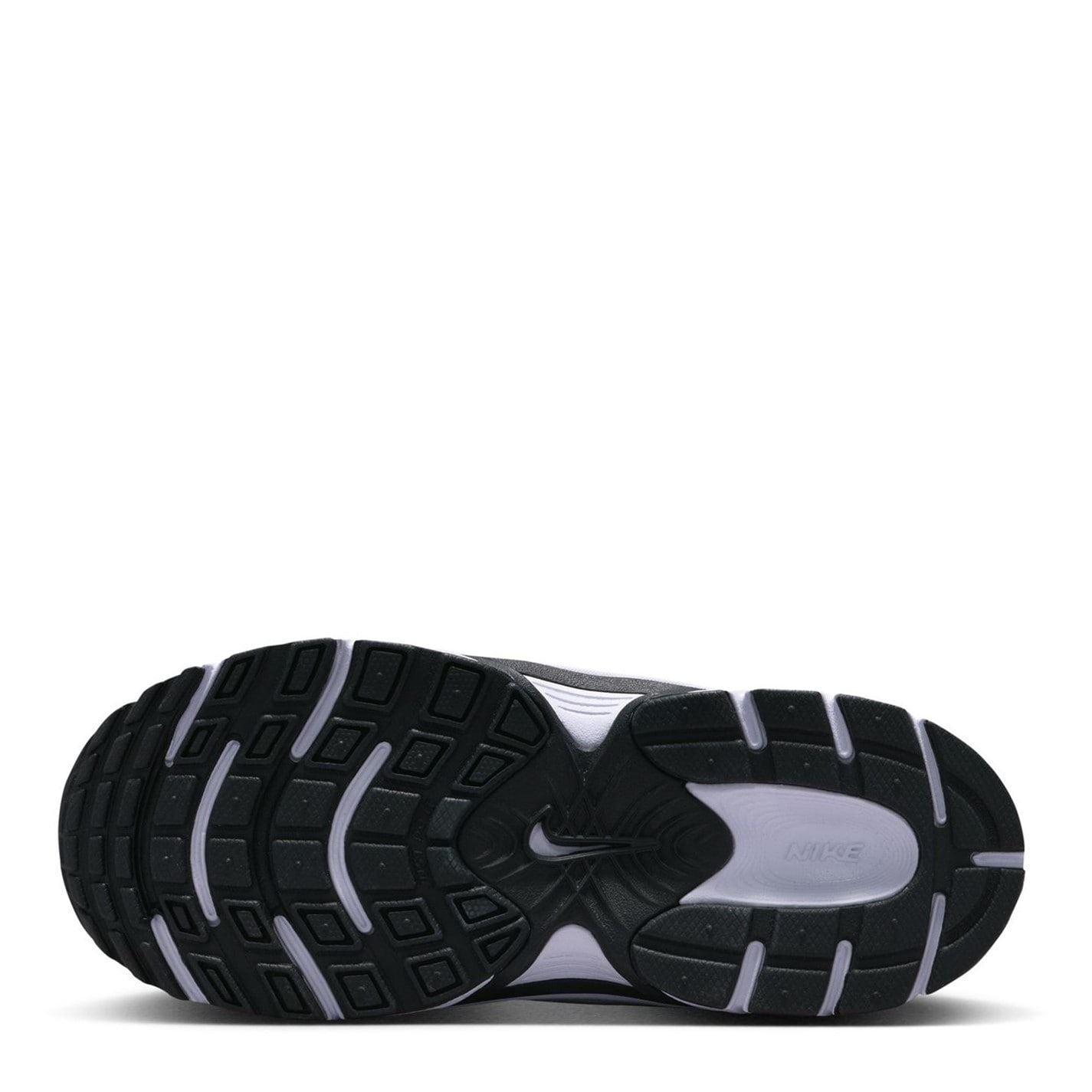 Nike V5 Rnr Lace Up Low Top Sneakers