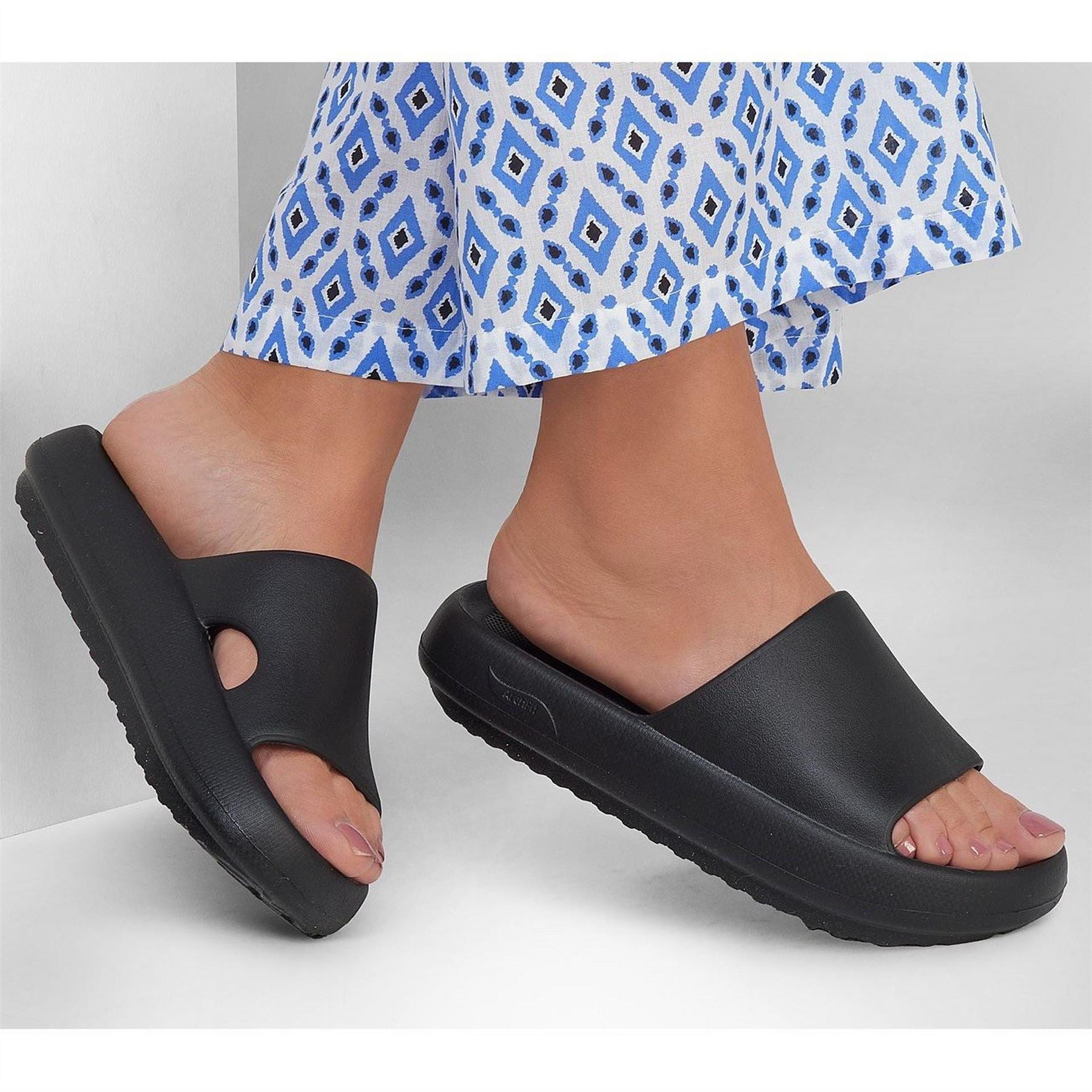 Skechers Womens Fit Horizon Slider Slippers
