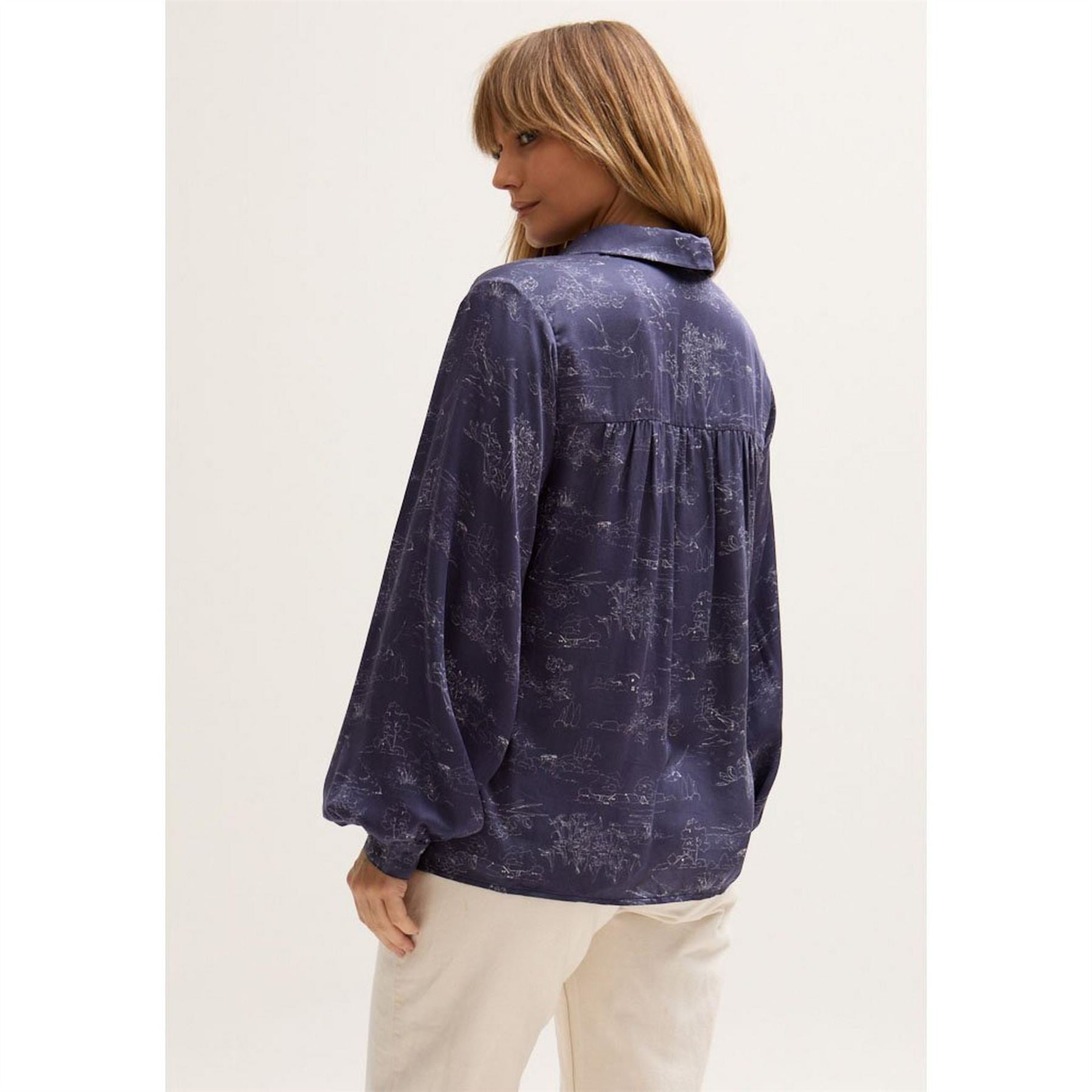 Lily and Lionel Peter Pan Collar Tonal Foulard PrinT-Shirt In Blue
