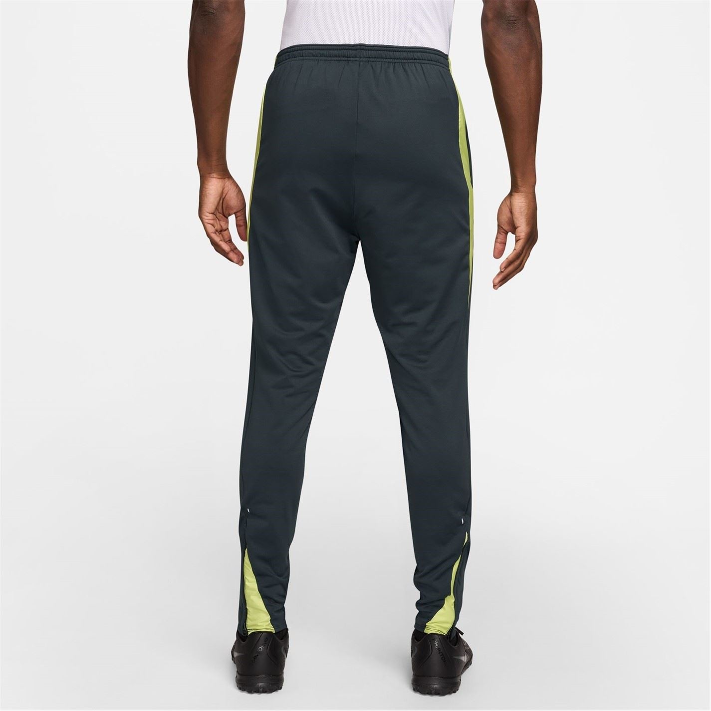 Nike Strike Winter Warrior Solid Patterned Slim Track Pants