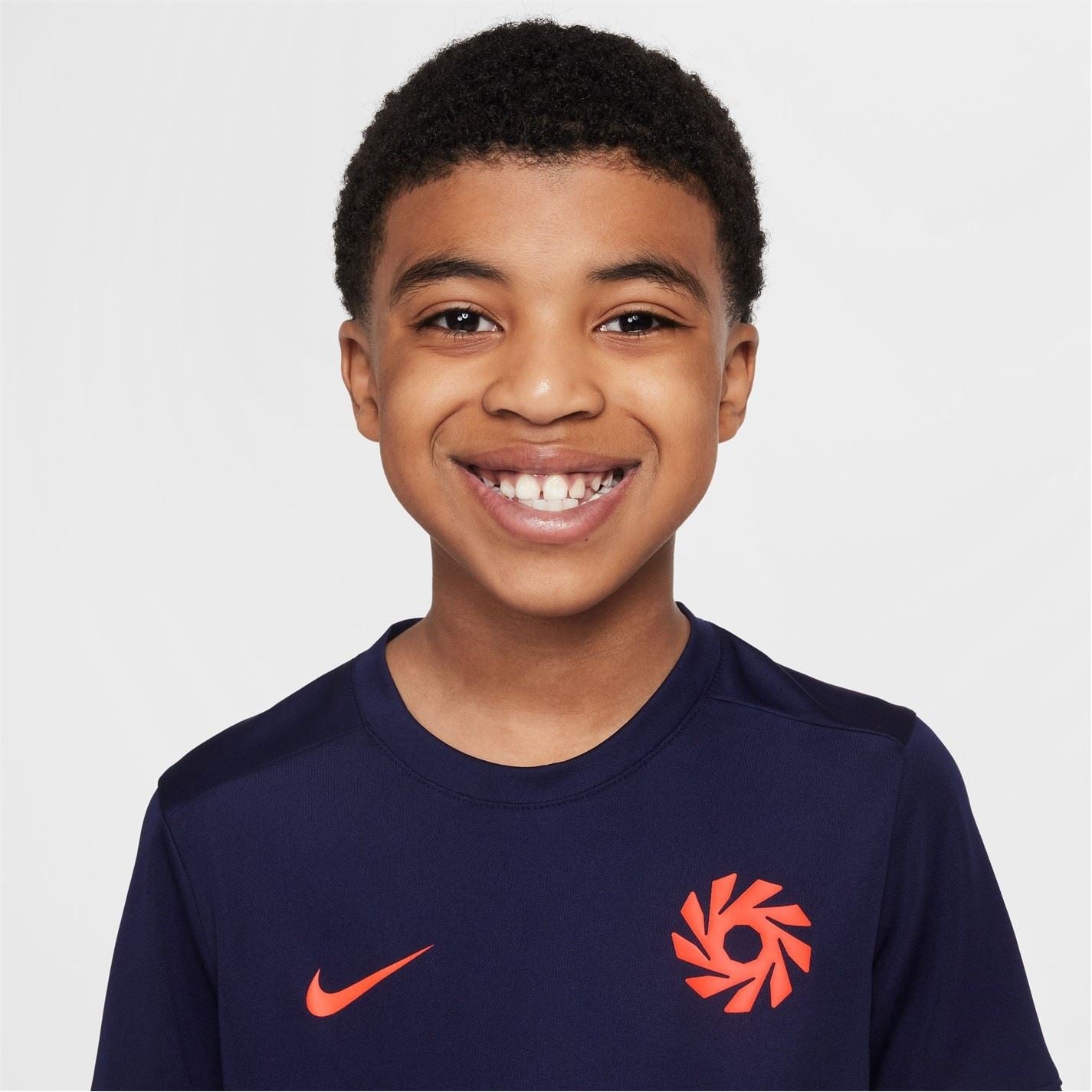 Nike Erling Haaland Academy Football Shirt Juniors