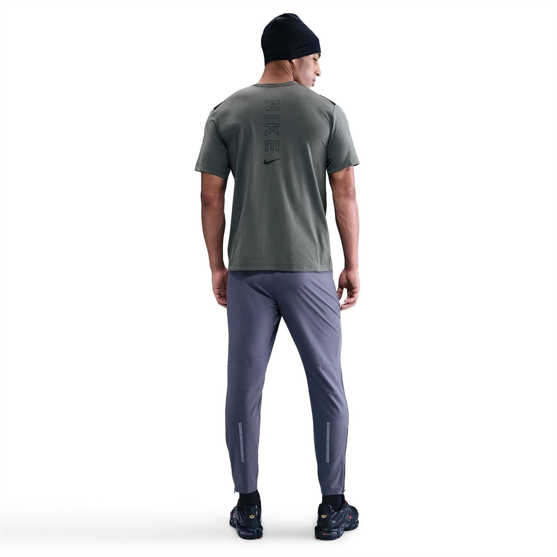 Nike Regular Fit Short Sleeve Crew Neck T-Shirt