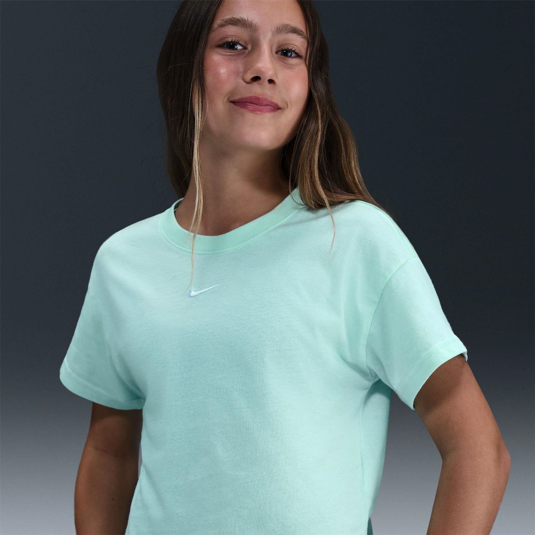 Nike Sportswear Big Kids (girls) T-Shirt