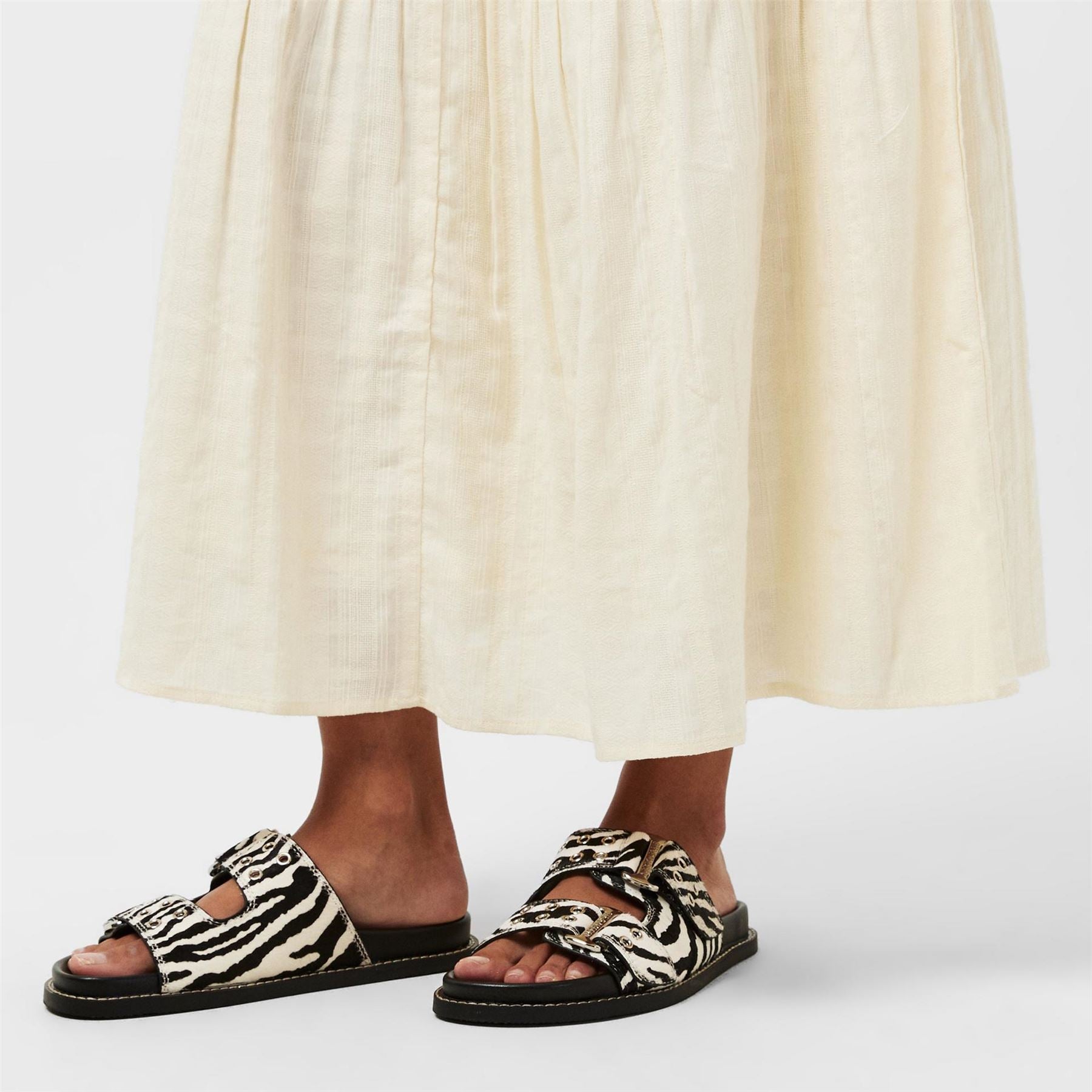 Steve Madden Zebra Patterned Pool Flatform Slides