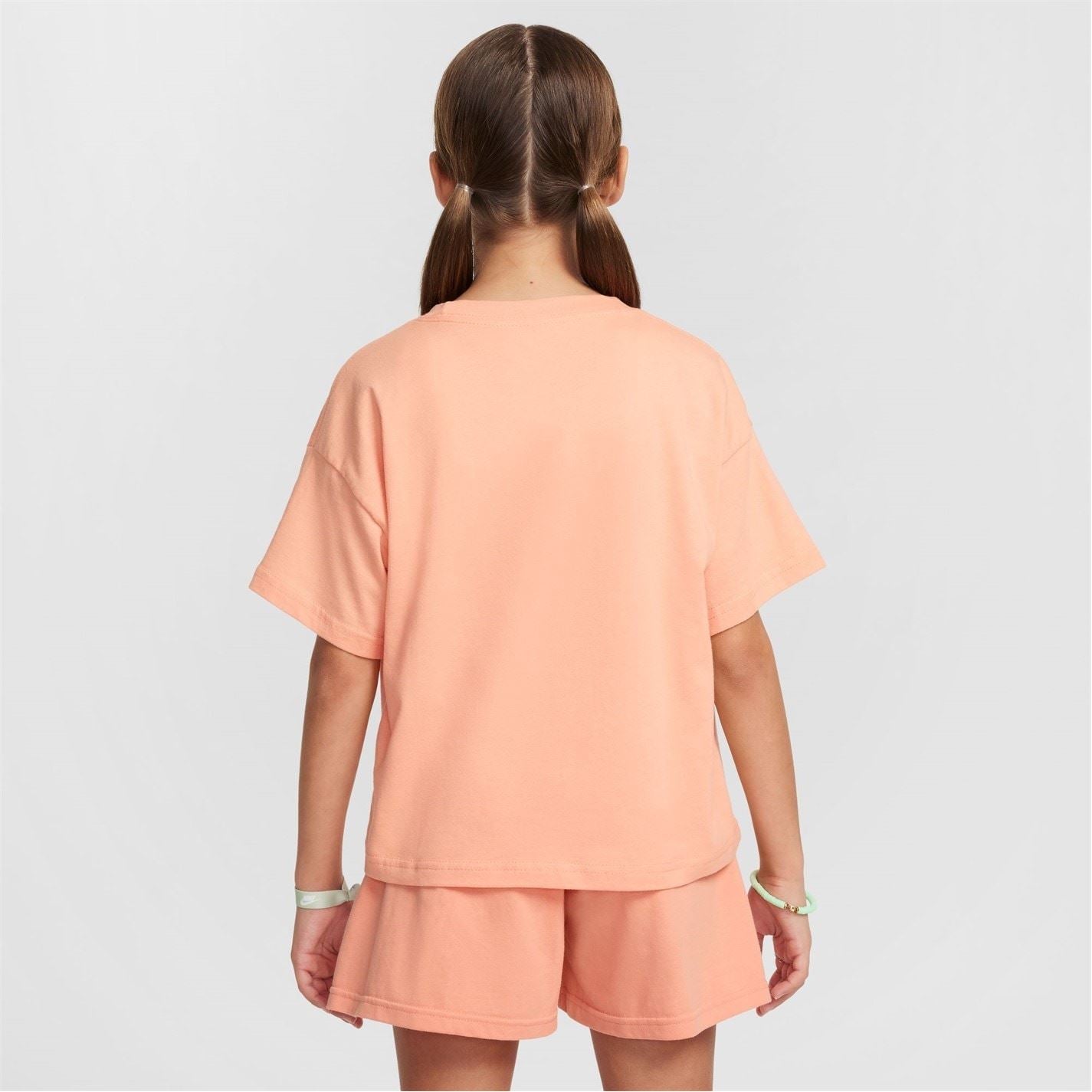 Nike Sportswear Big Kids (girls) T-Shirt
