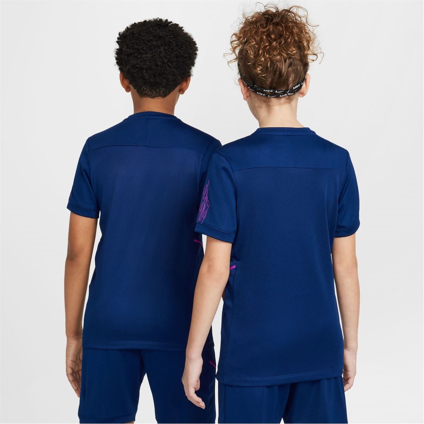 Nike Large Genie Crew Neck Regular Fit T-Shirt