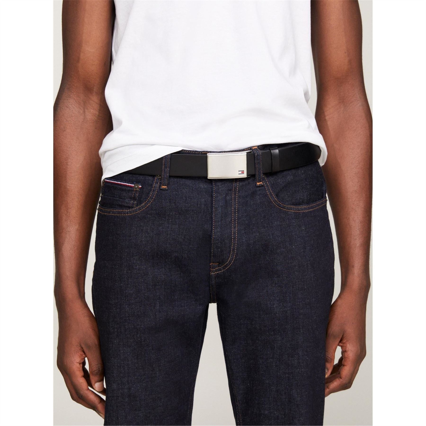 Tommy Hilfiger Logo Plaque Leather Belt