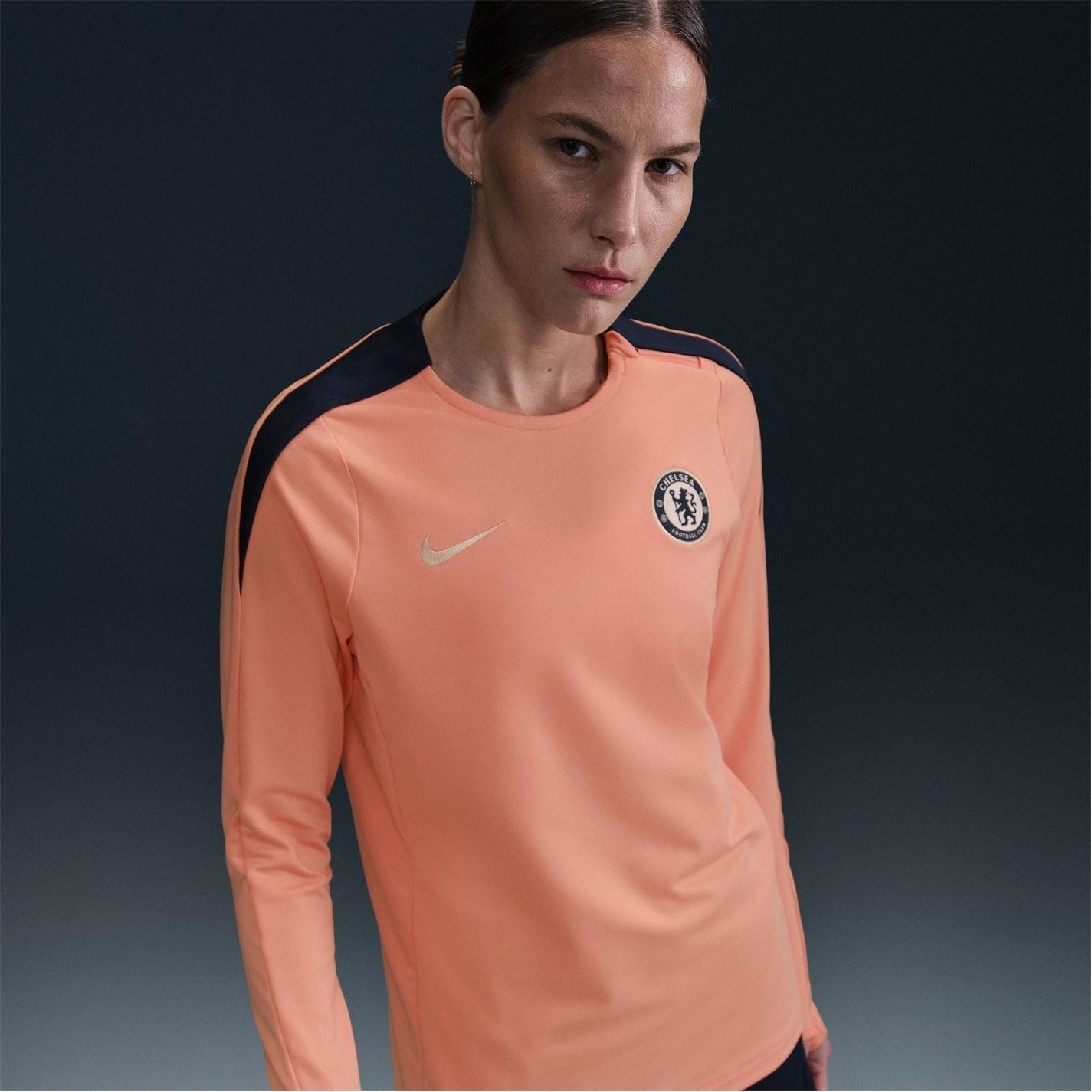 Nike Chelsea Regular Fit Raglan Sleeve Drill Top