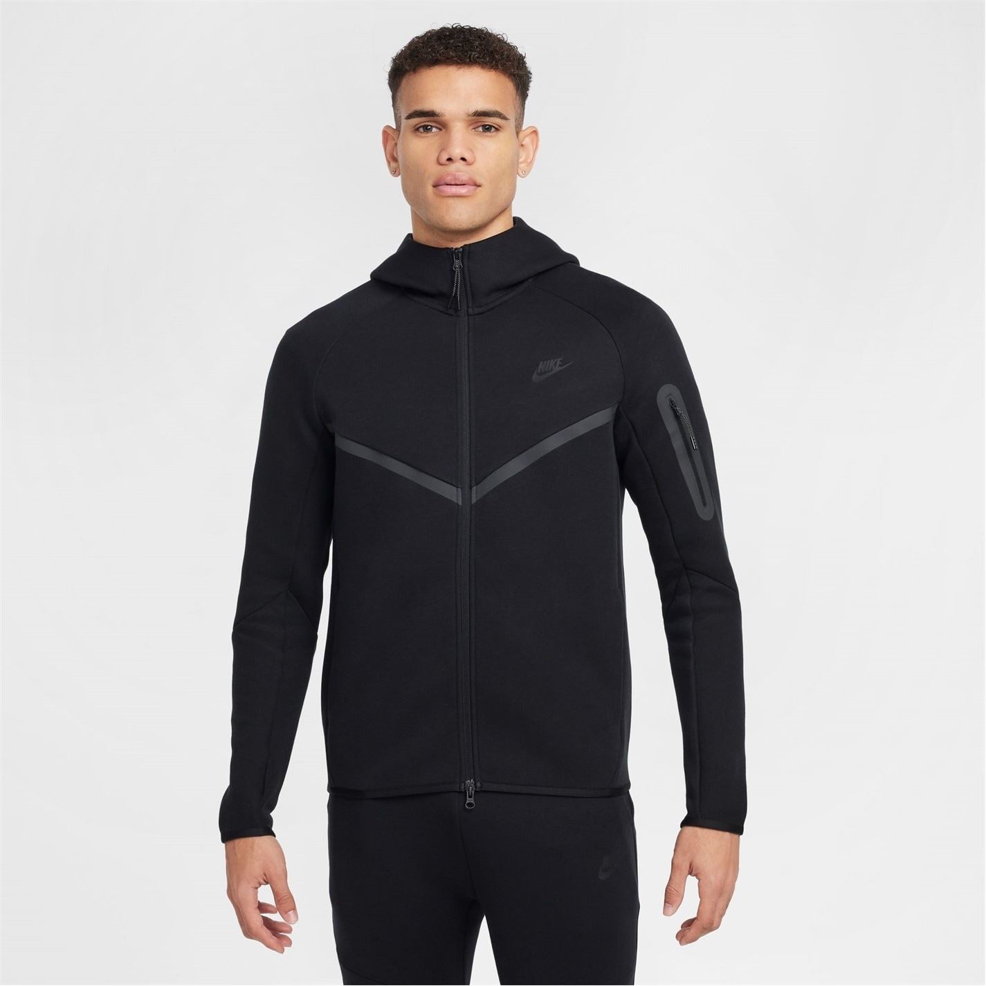 Nike Regular Fit Zipped Pocket Raglan Sleeve Full-Zip Sweatshirt