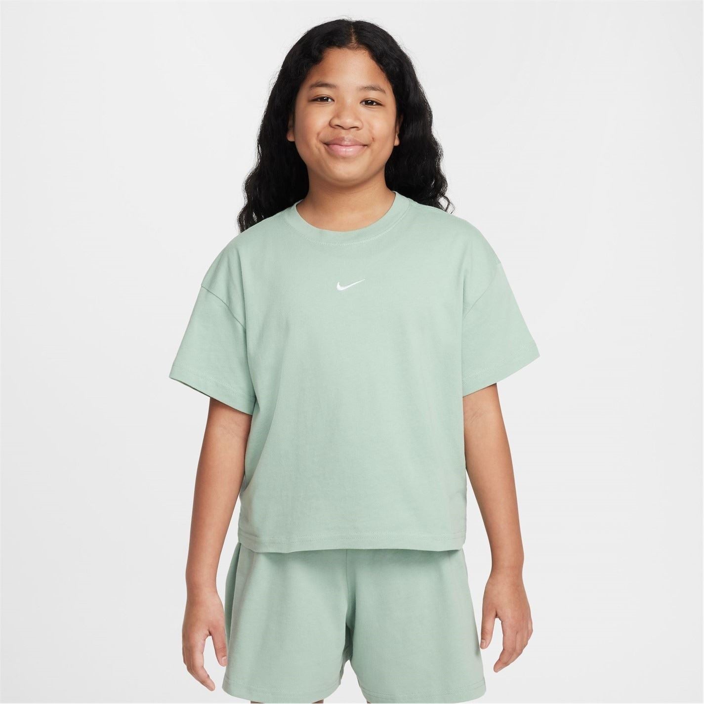 Nike Sportswear Big Kids (girls) T-Shirt