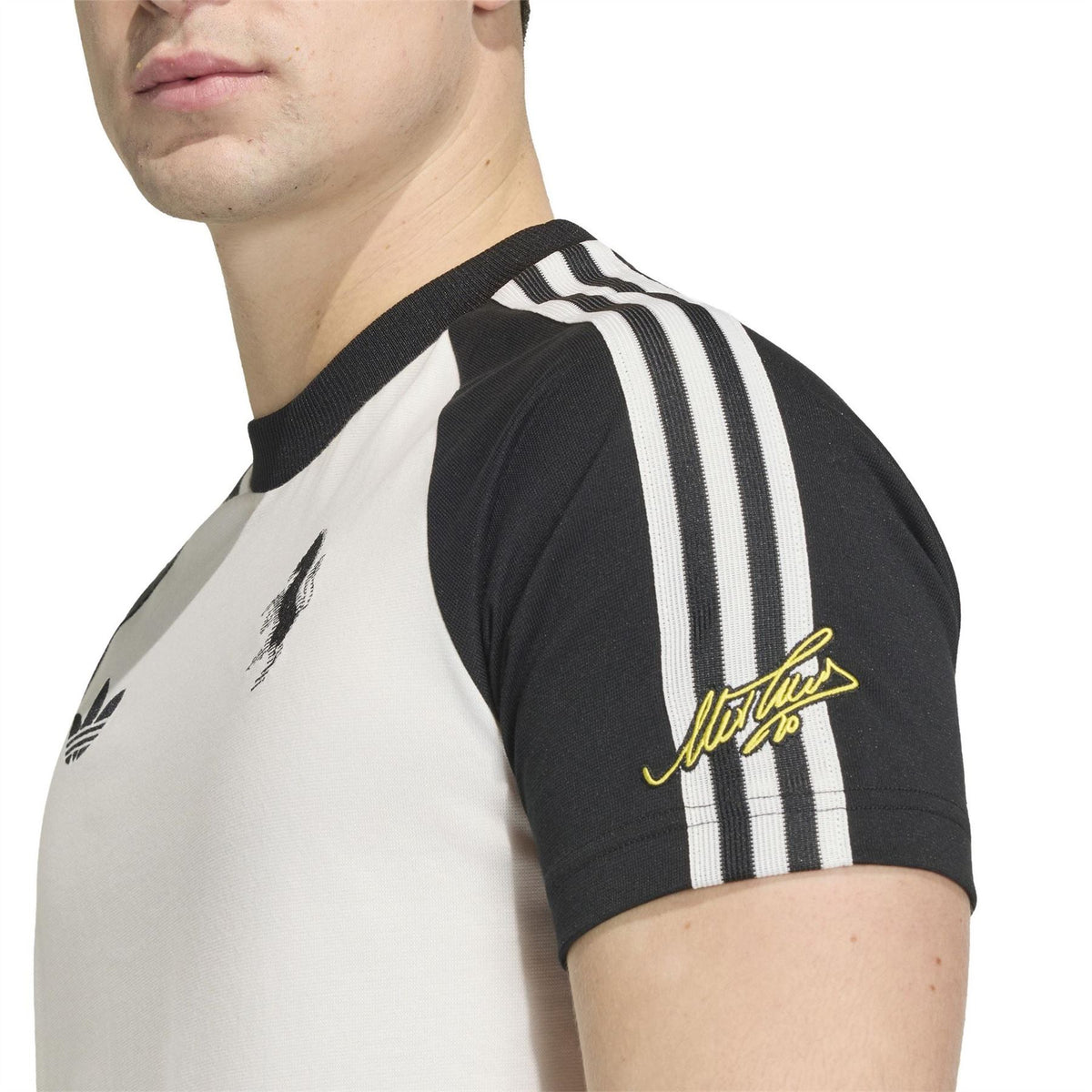adidas Mens Juventus Originals T-Shirt 25 26