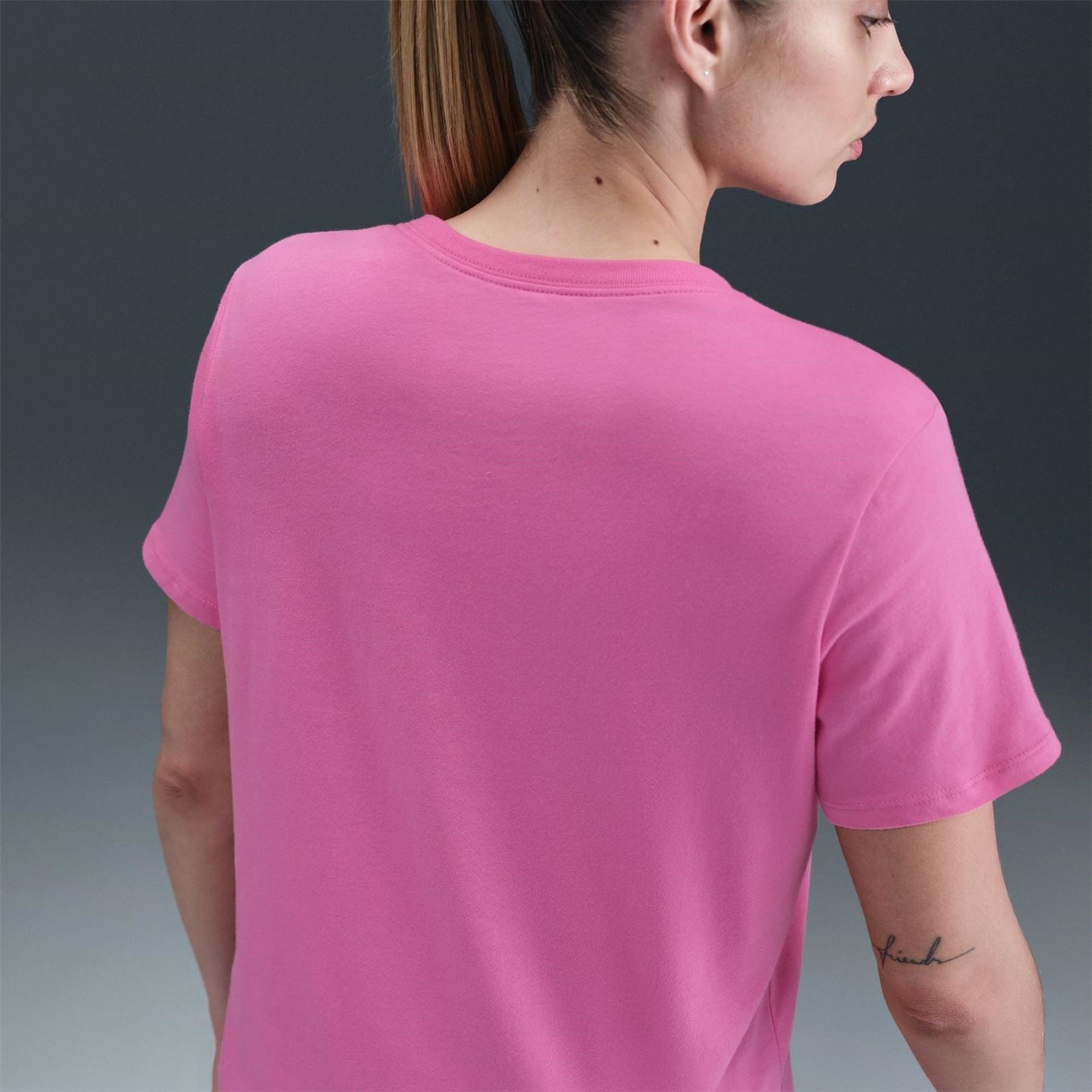 Nike Womens Sportswear Club T-Shirt