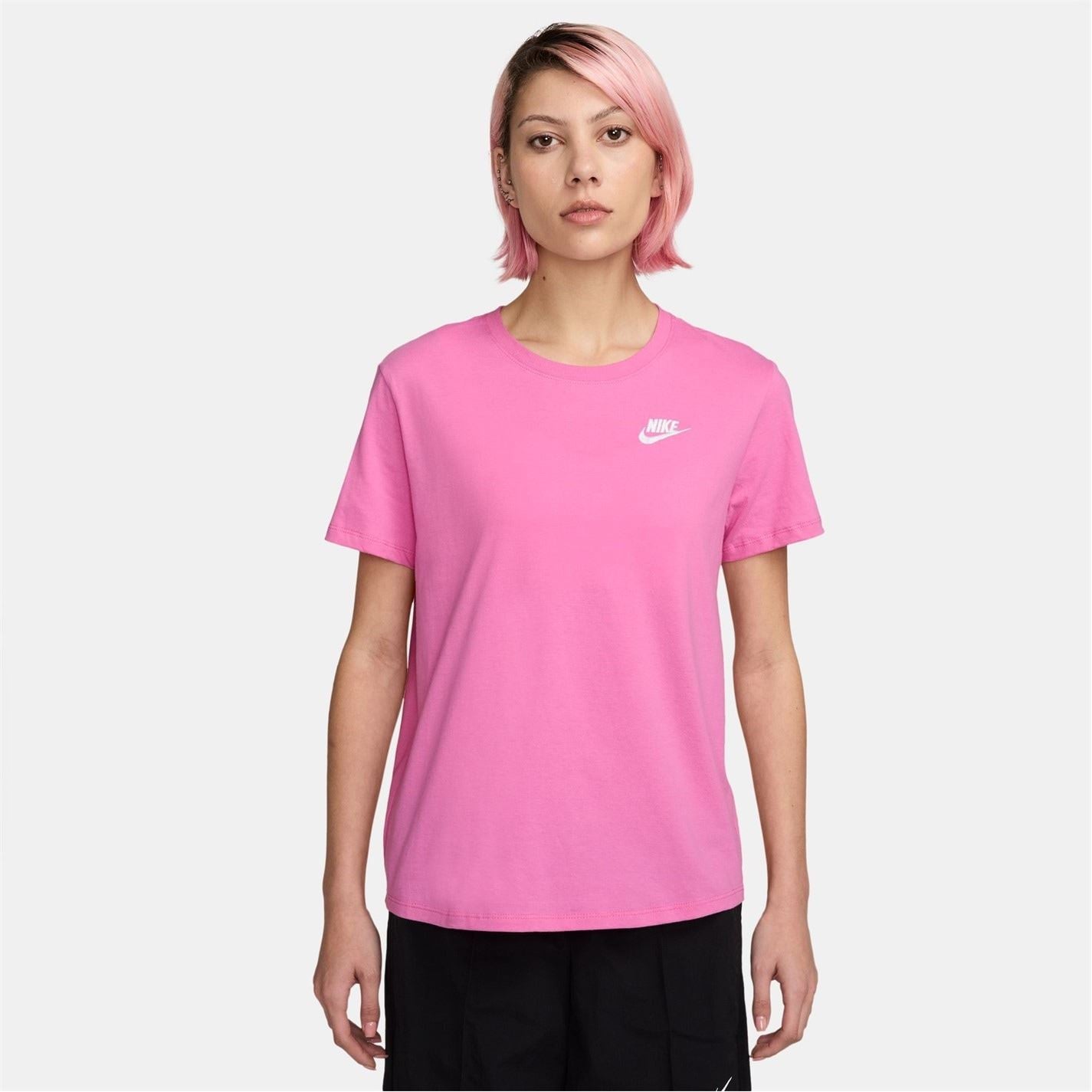 Nike Womens Sportswear Club T-Shirt