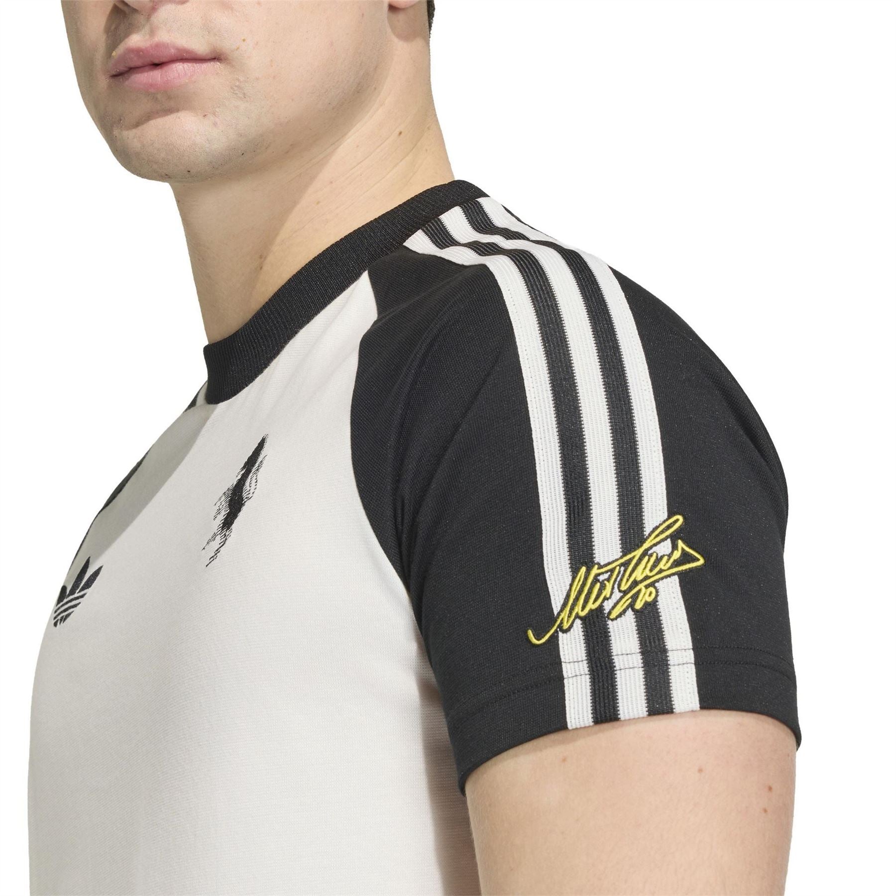 adidas Mens Juventus Originals T-Shirt 25 26