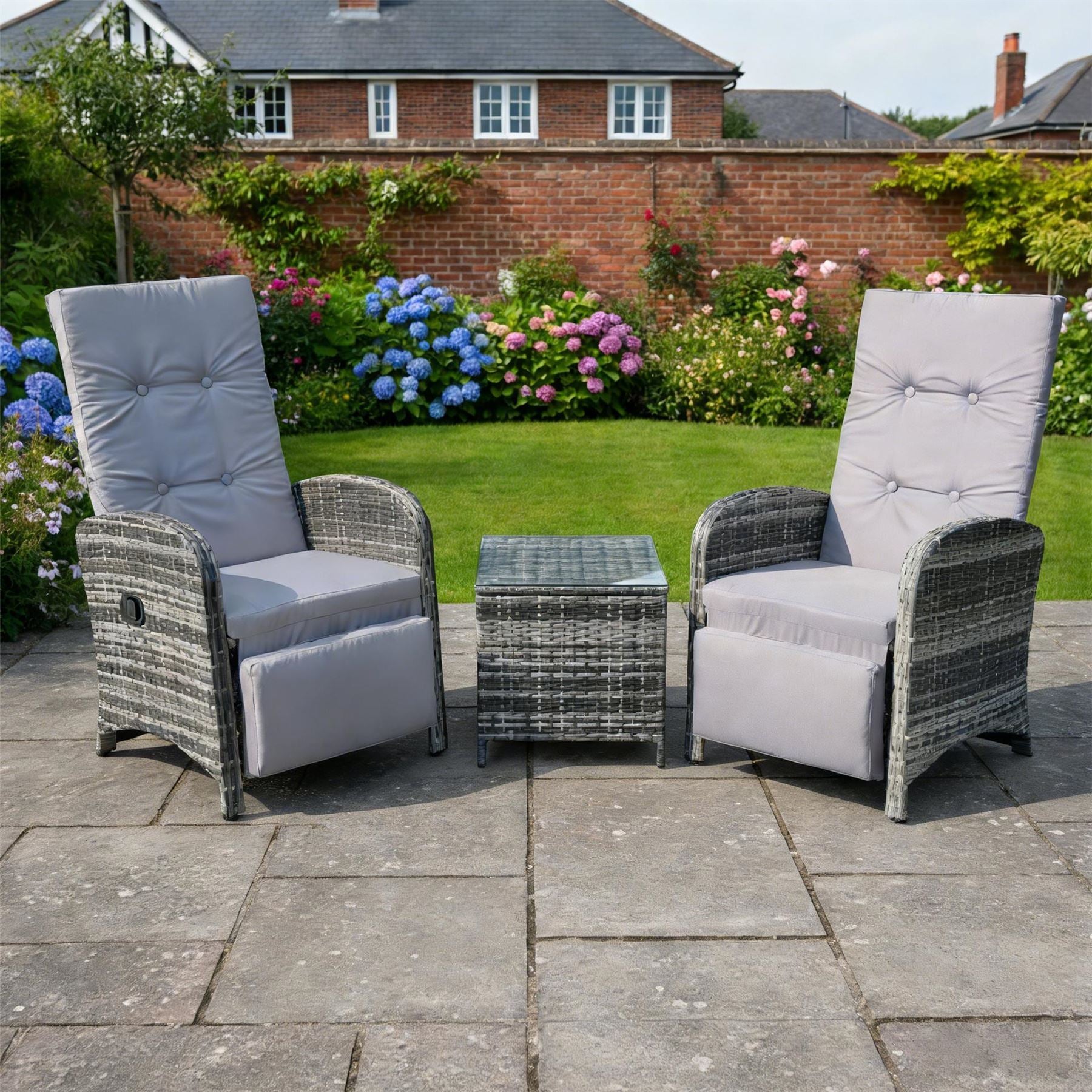 Linea Furniture Set