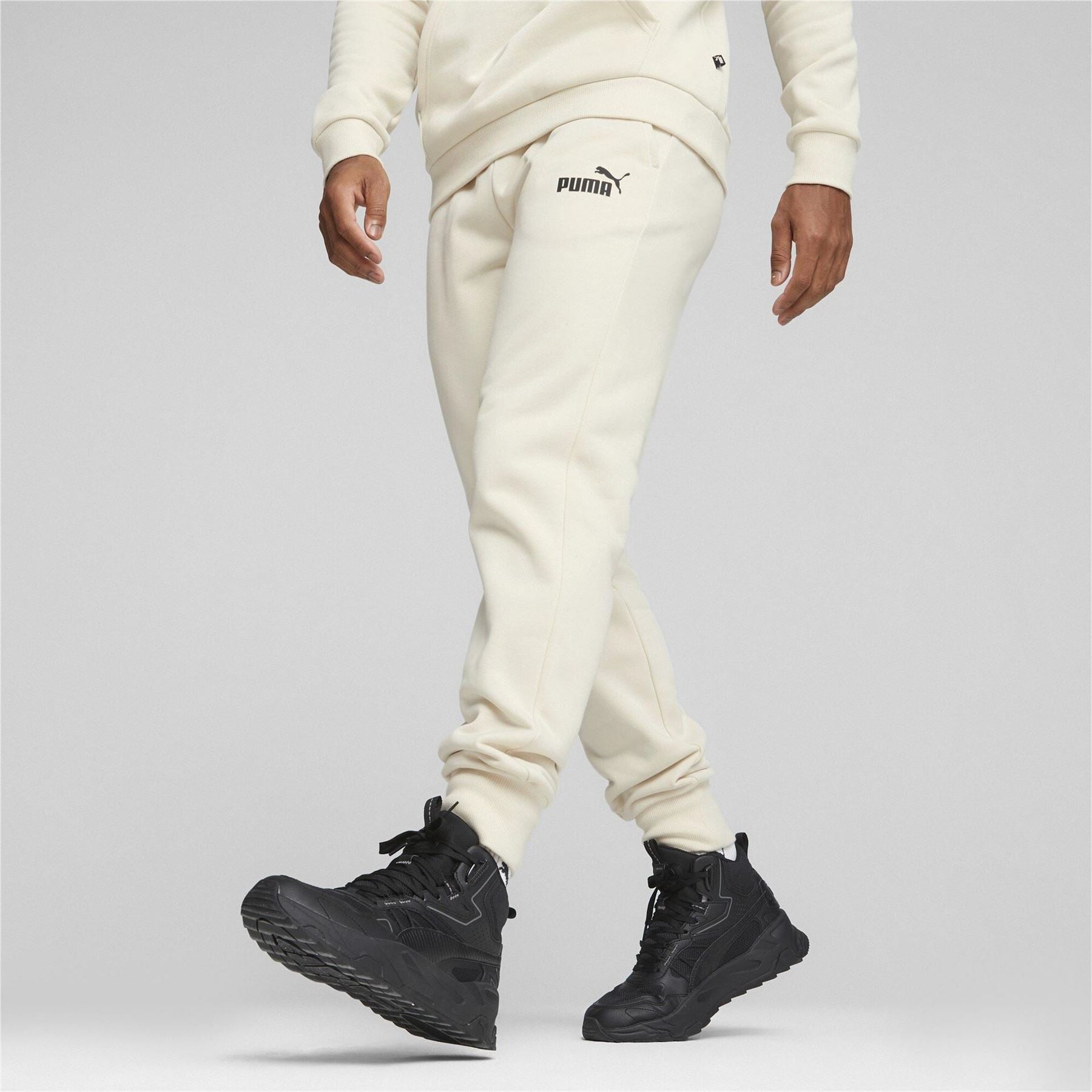 Puma Ess Logo Closed Hem Joggers