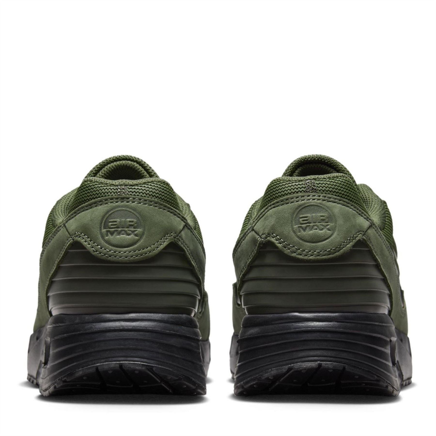 Nike Air Max Verse Low Top Sneakers