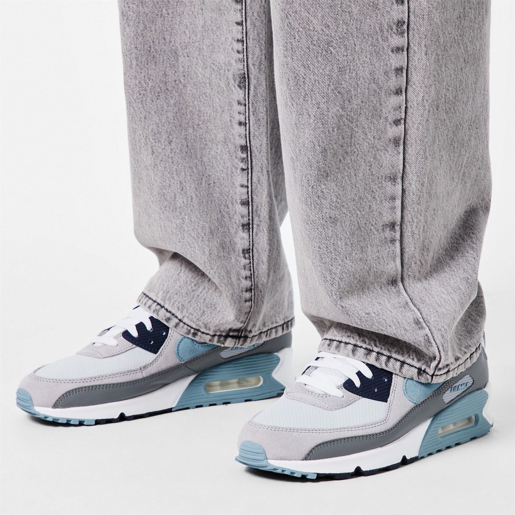 Nike Mens Air Max 90 Trainers