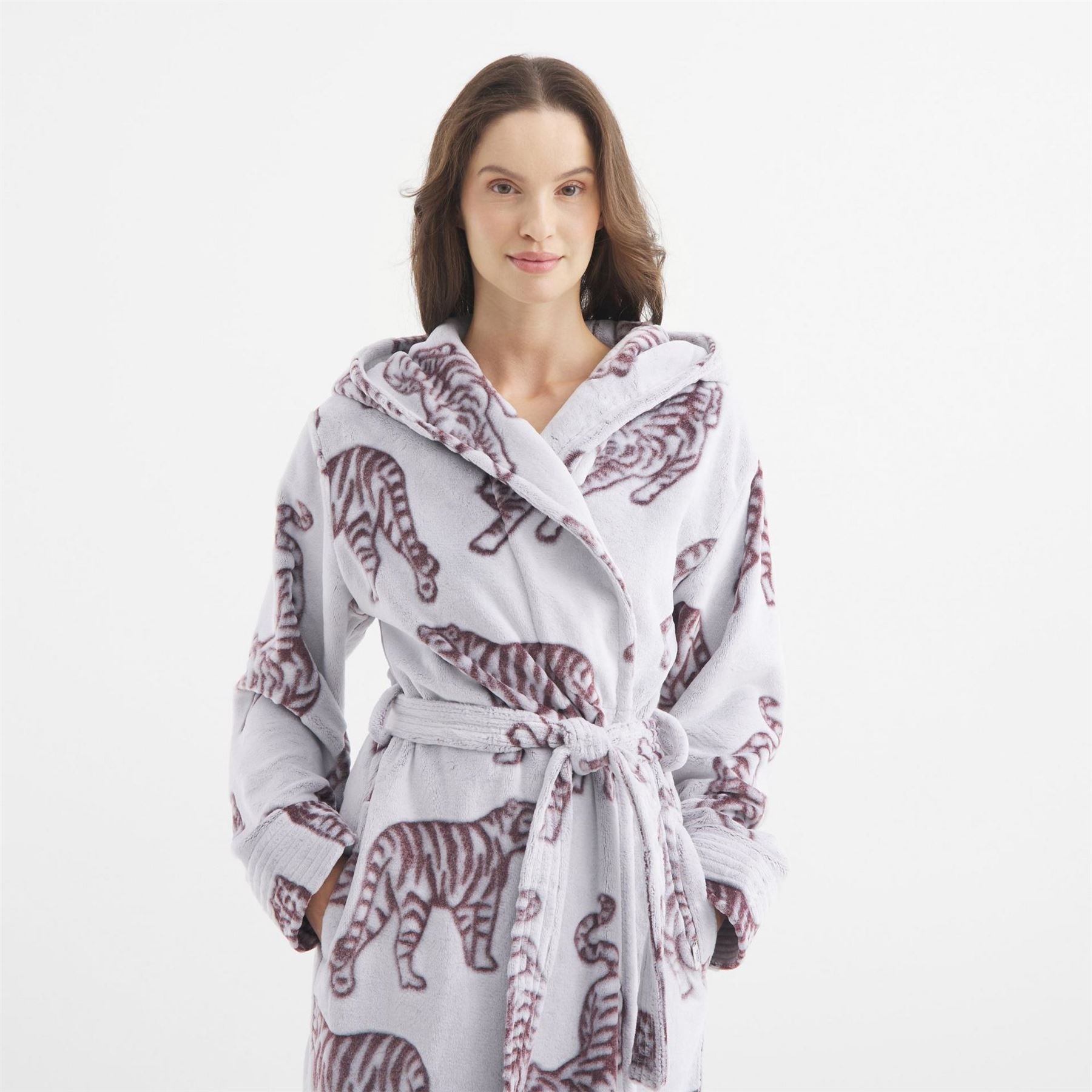 Chelsea Peers Burnout Fluffy Dressing Gown
