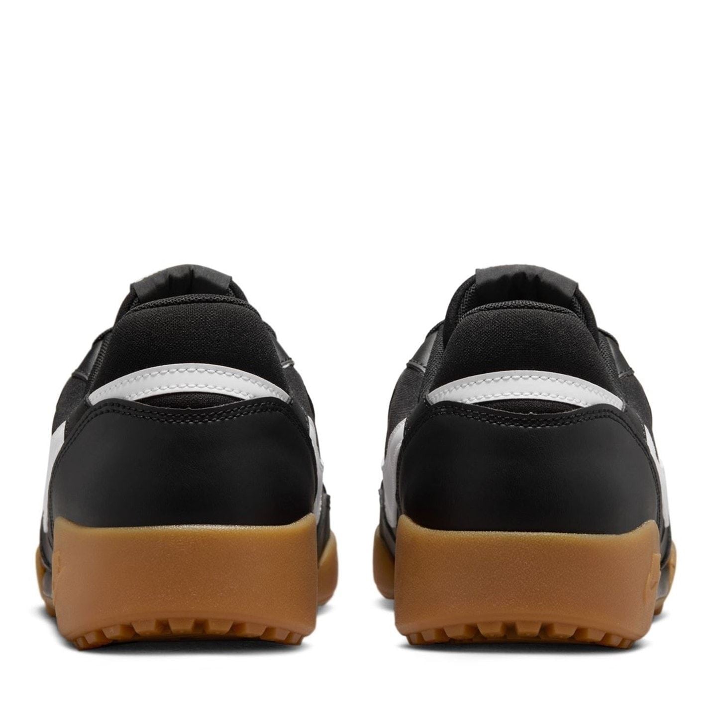 Nike Terra Manta SN54 Round Toe Low Top Sneakers