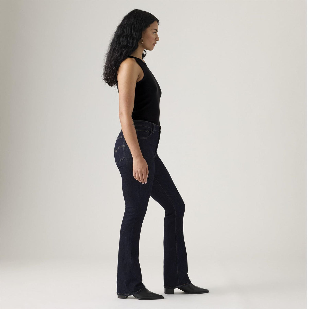 Levis 725 High Rise Bootcut Jeans
