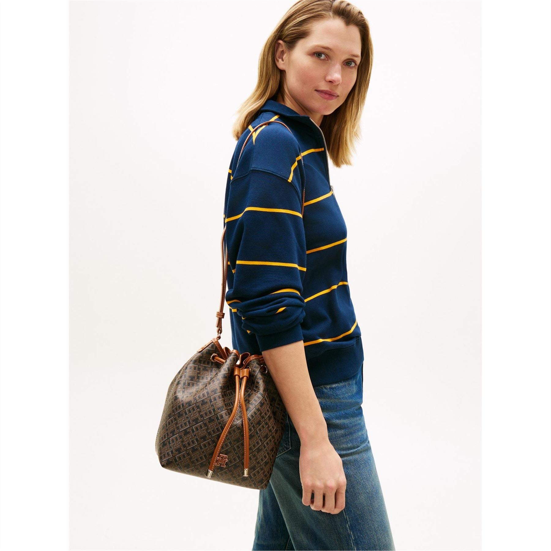 Tommy Hilfiger Bucket Bag