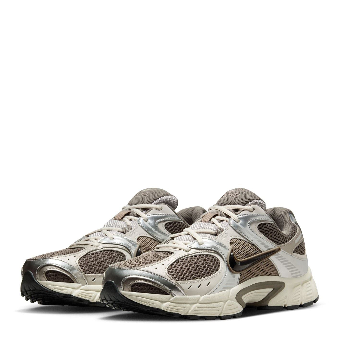 Nike Vomero 5 Running Flat Heel Trainers