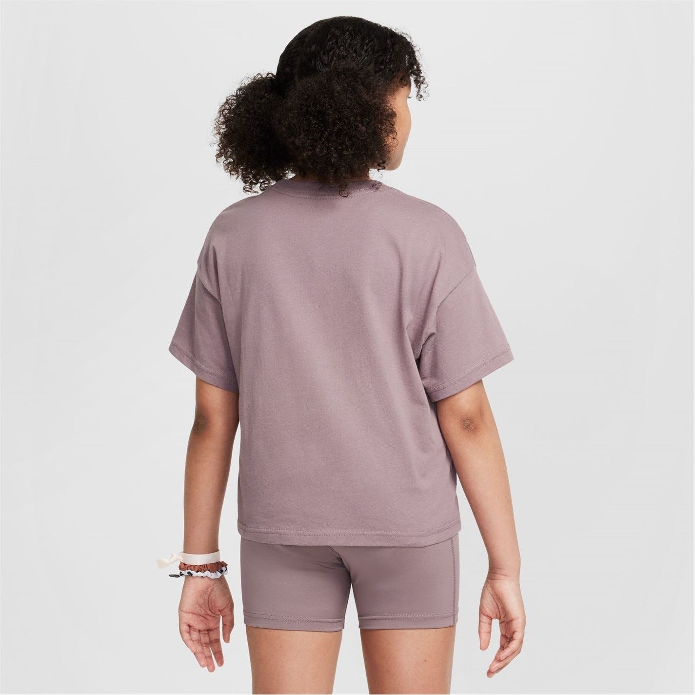 Nike Sportswear Big Kids (girls) T-Shirt
