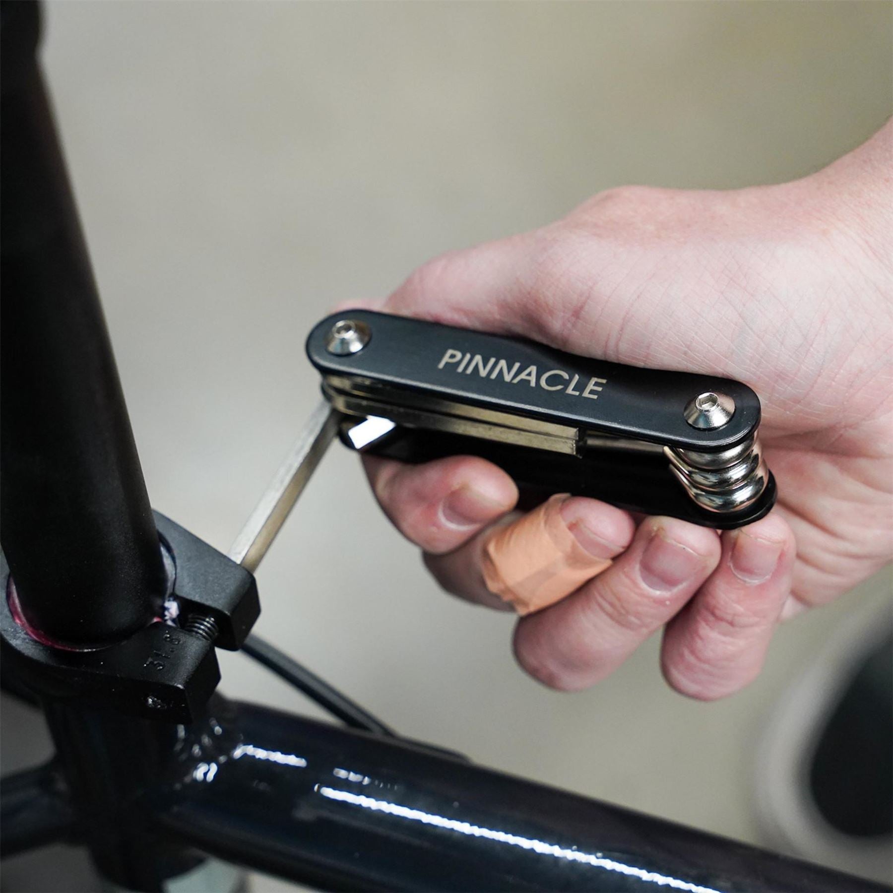 Pinnacle 6 In 1 Multi Tool