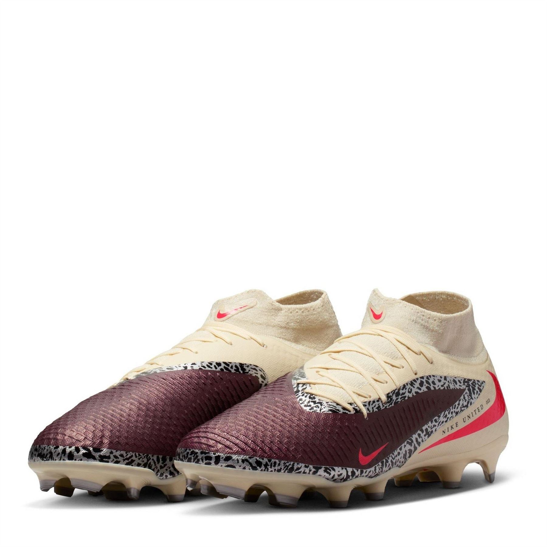 Nike Phantom 6 Academy Adults Multi Ground Football Boots