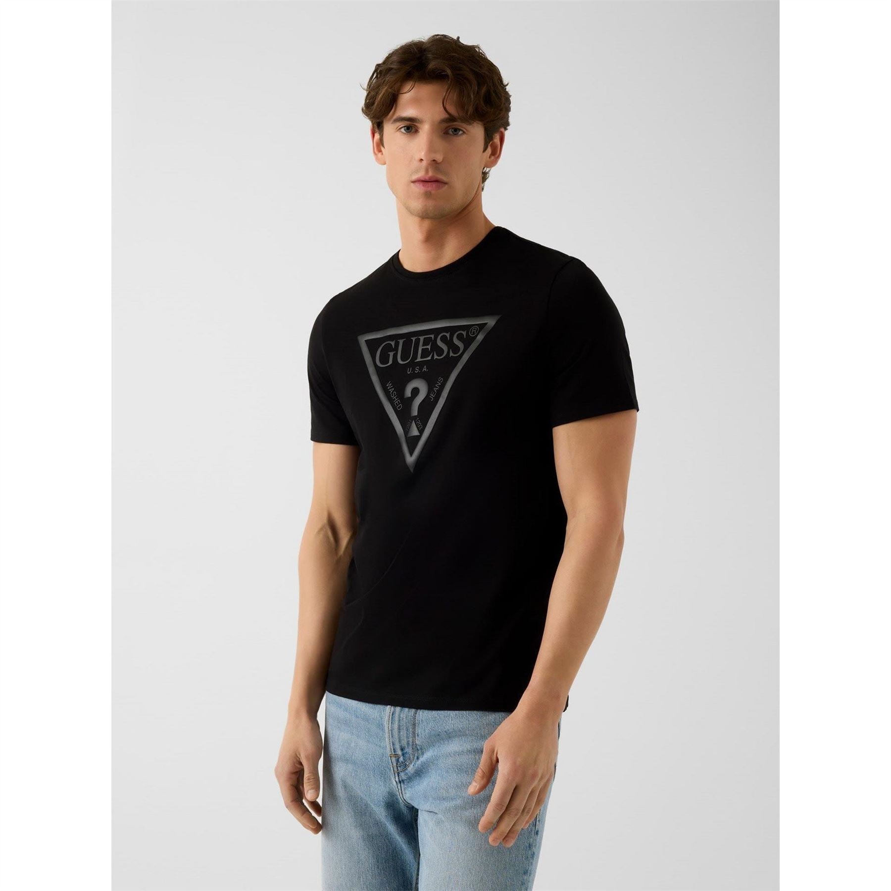 Guess Triangular Slim Fit T-Shirt