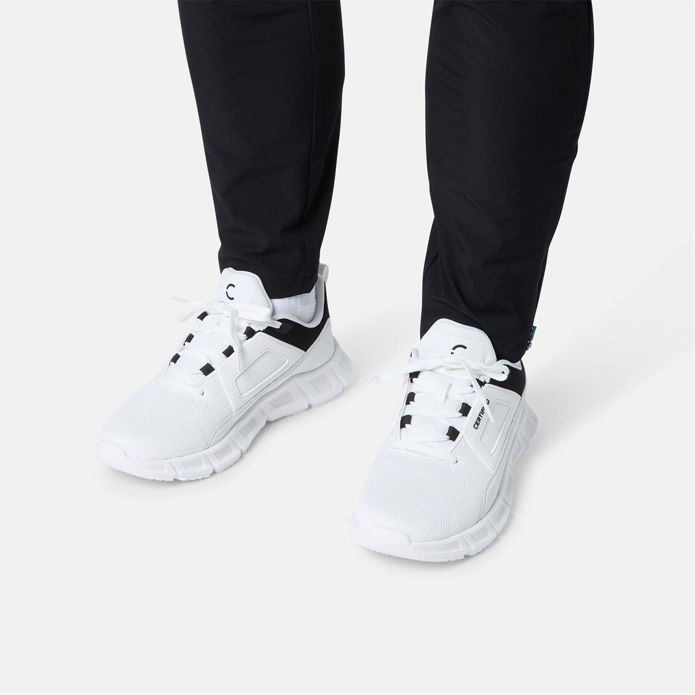 Certified CT 927 Lace-Up Low Top Sneakers