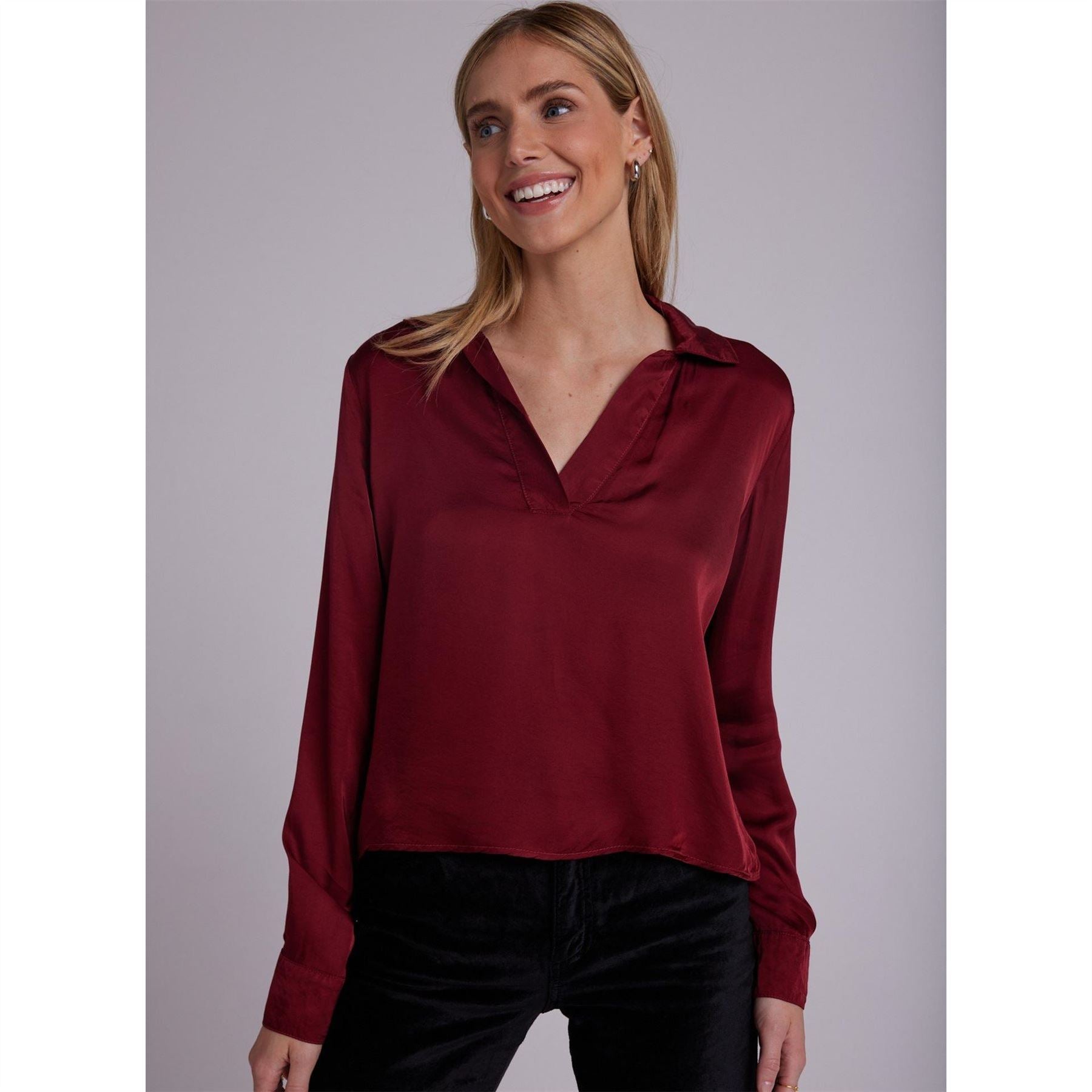 Bella Dahl Relaxed Fit V-Neck Long Sleeve Sweatshirt